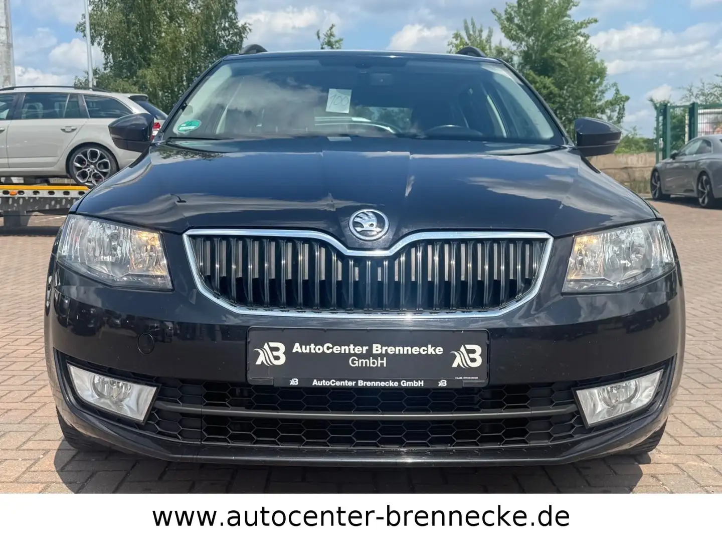 Skoda Octavia Combi Style*Automatik*AHK*Navi* Schwarz - 2