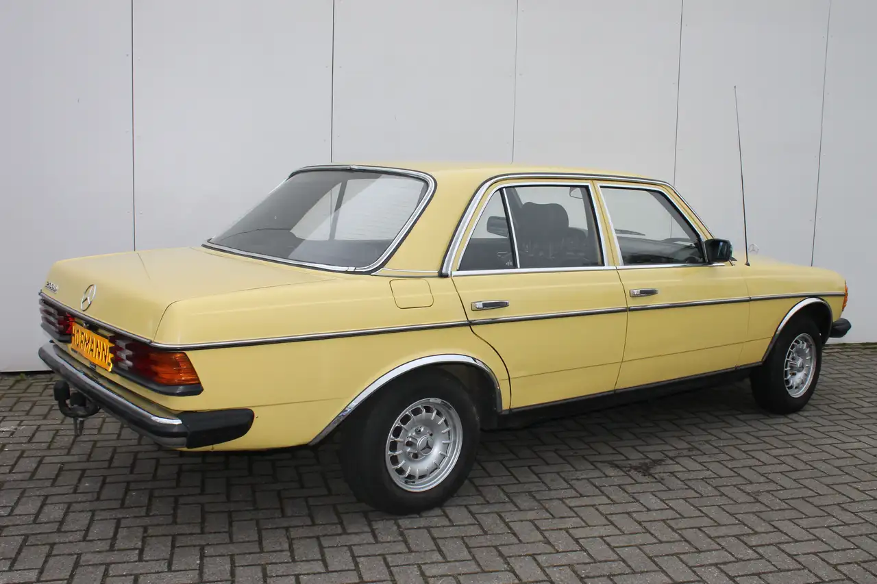 Mercedes-Benz 200D 200 D, foto 2