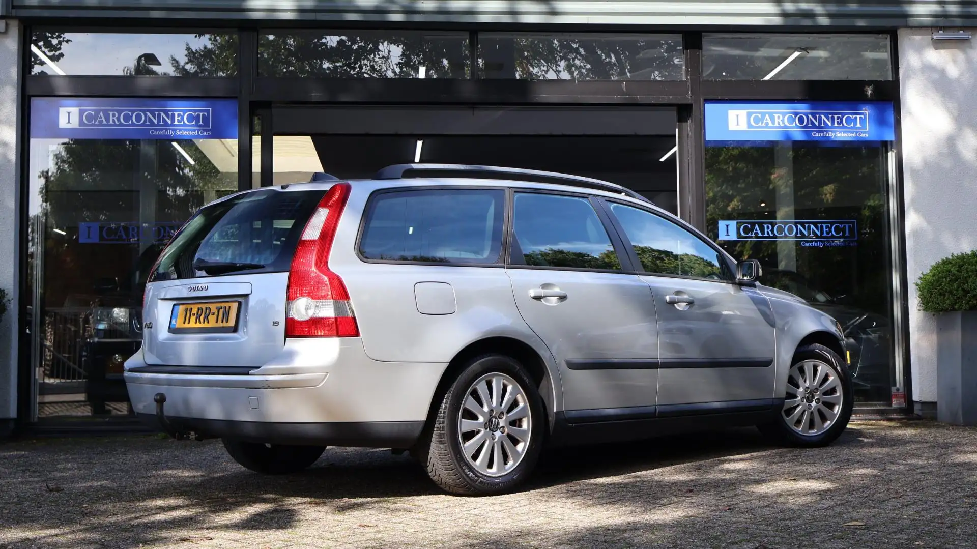 Volvo V50 1.8 Kinetic|Airco|Trekhaak|Nw.APK Grijs - 2