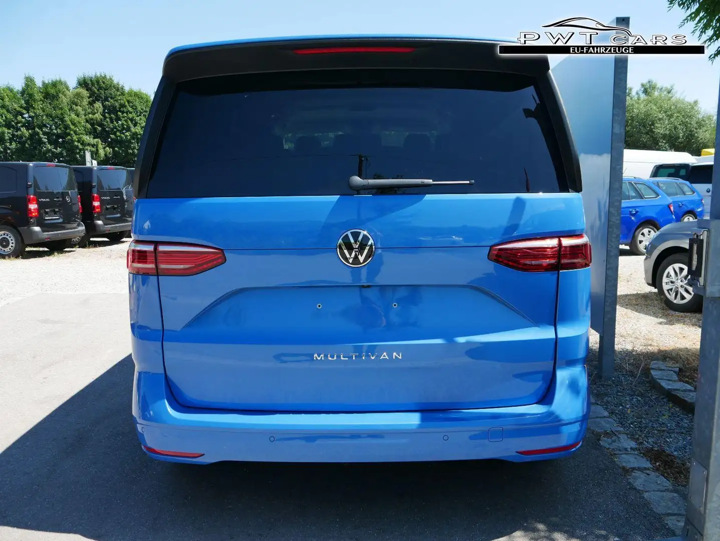 Volkswagen T7 Multivan Life 2.0 TDI *PDC*LED*SHZ* AHK-SCHWENKBAR*SMART... Bleu - 2