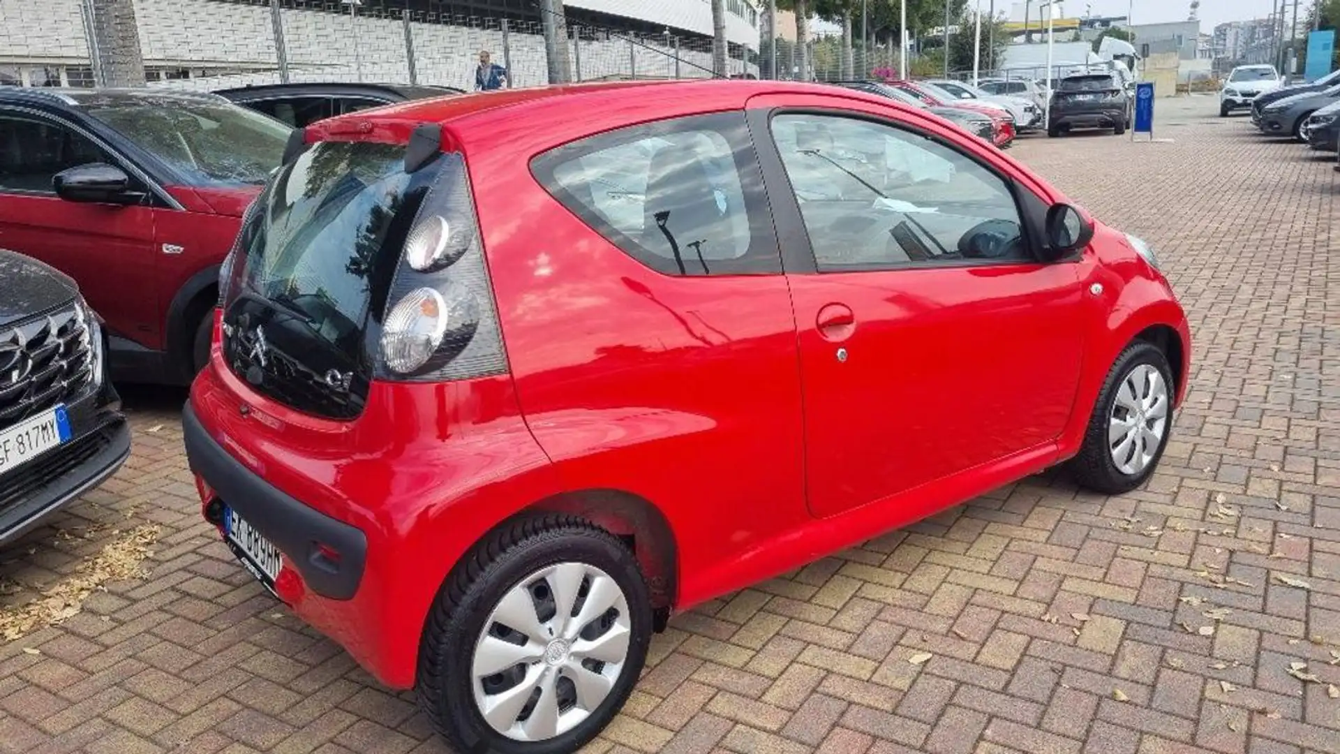 Citroen C1 1.0 3 porte AUTOMATICA Rojo - 2