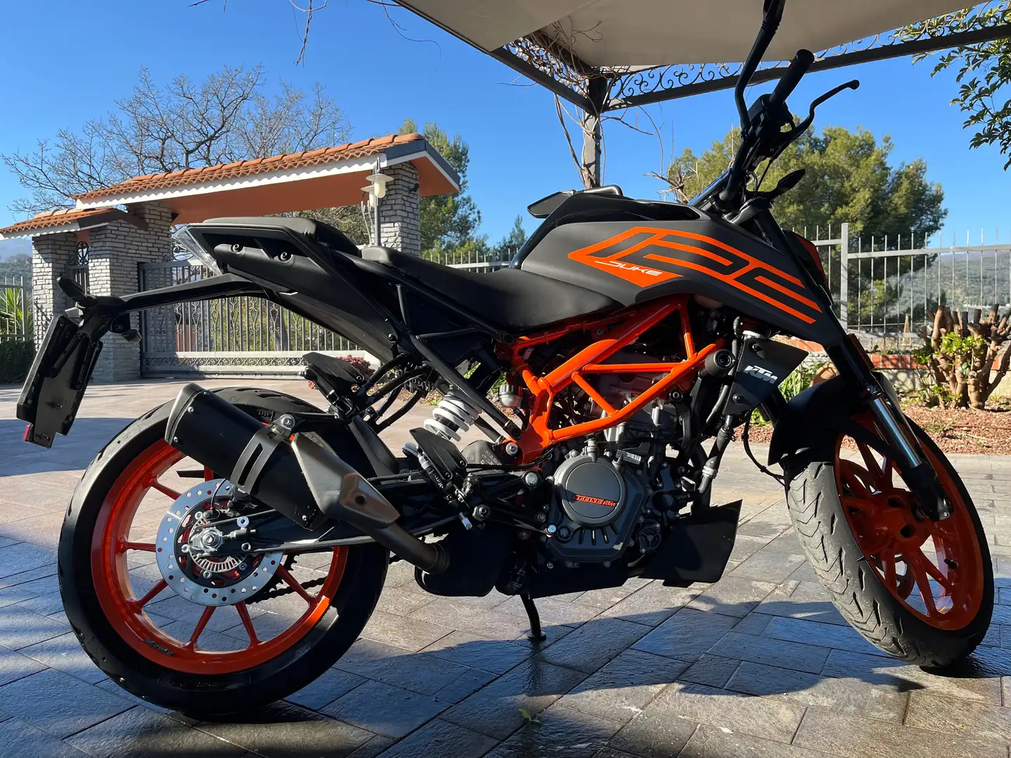 KTM 125 Duke Nero - 2
