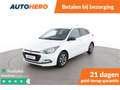 Hyundai i20 1.2 Passion 85PK | UY17756 | Stoel/Stuurverwarming Wit - thumbnail 1