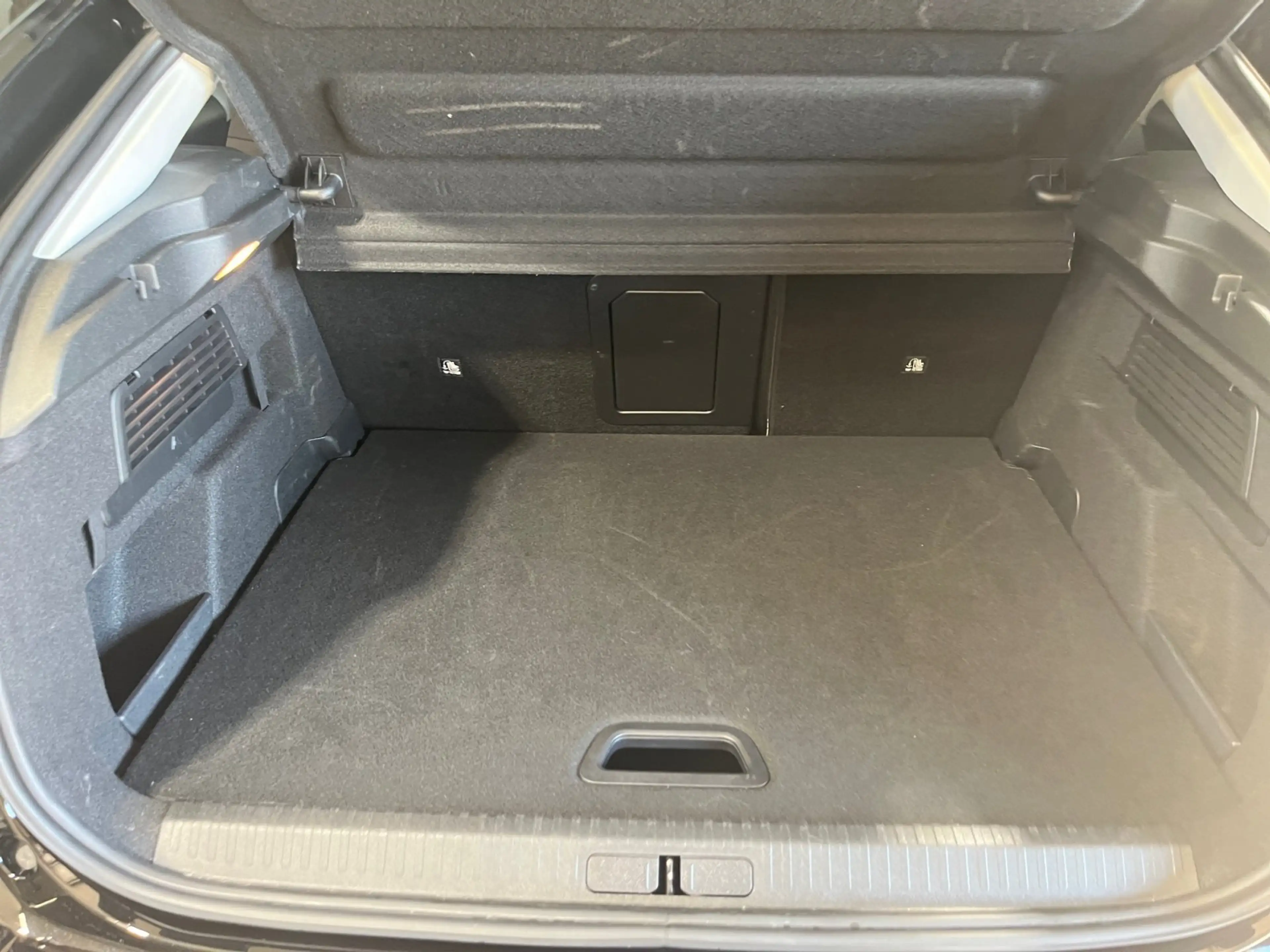 Citroen C4 1.2 PureTech 130 Max ACC LED Navi SHZ 2xKlima — photo 14