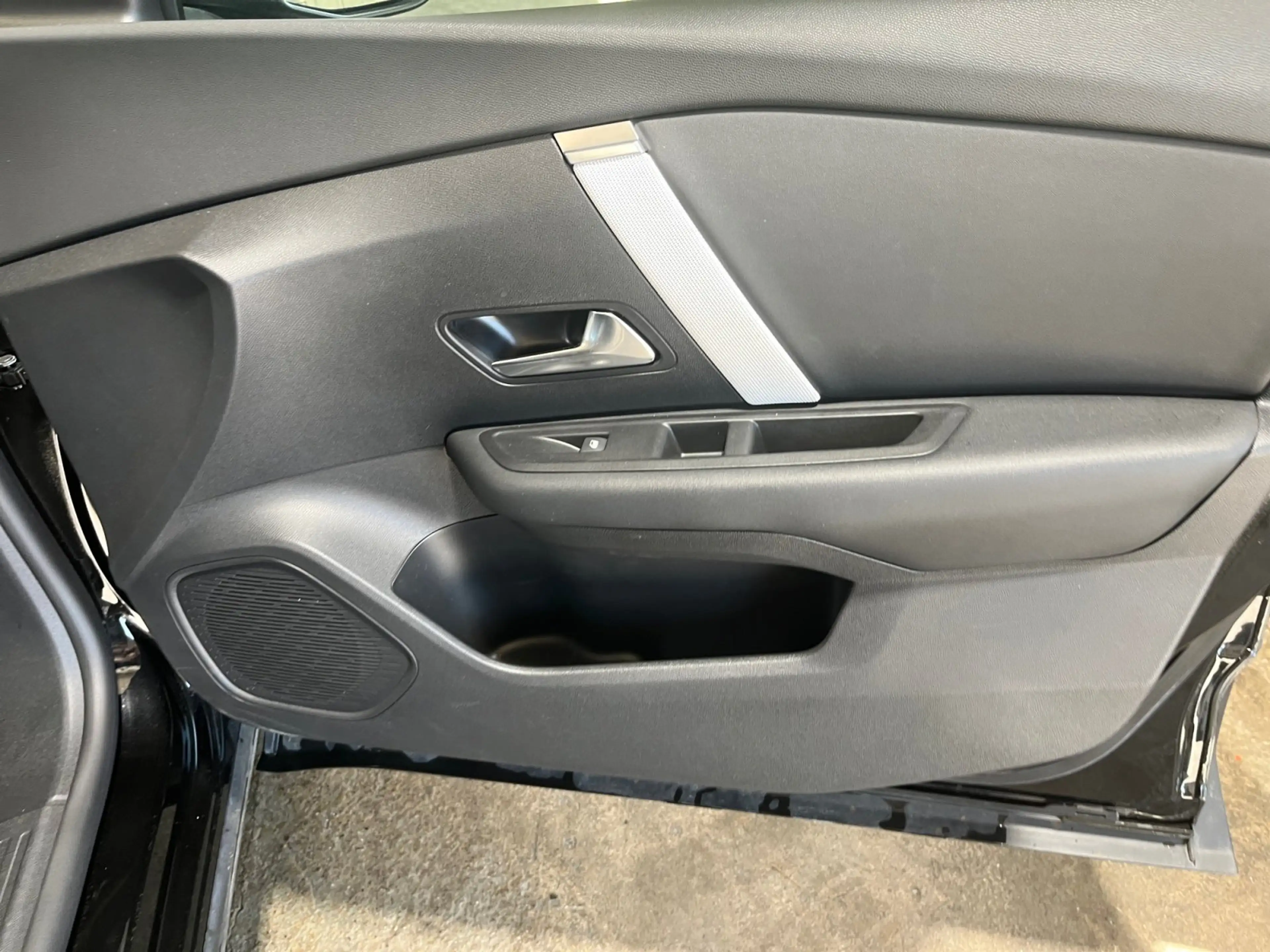Citroen C4 1.2 PureTech 130 Max ACC LED Navi SHZ 2xKlima — photo 18