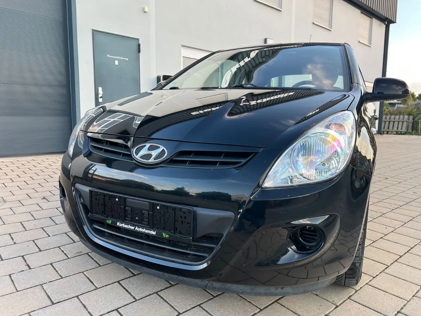 Hyundai i20 Trend ** 1 Hand ** Schwarz - 1