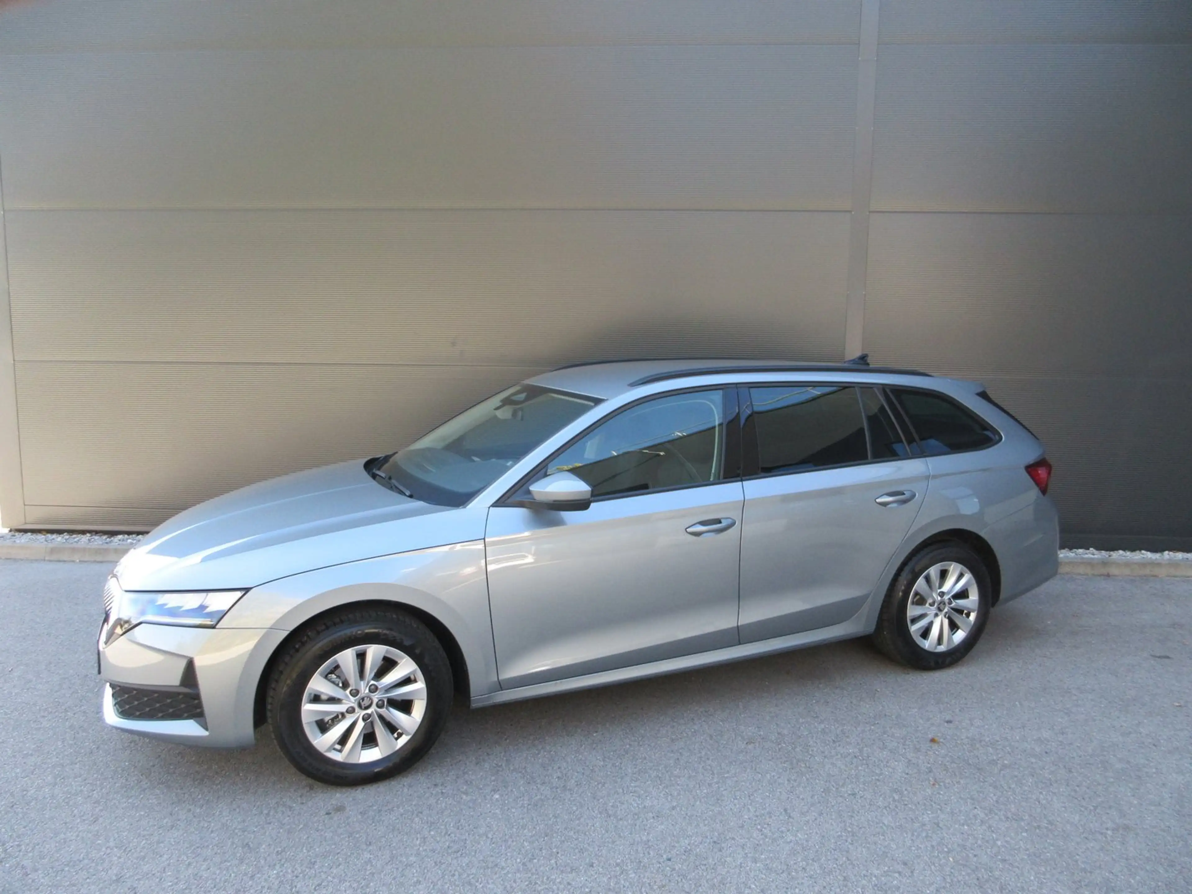 Skoda Octavia Essence TSI — photo 2