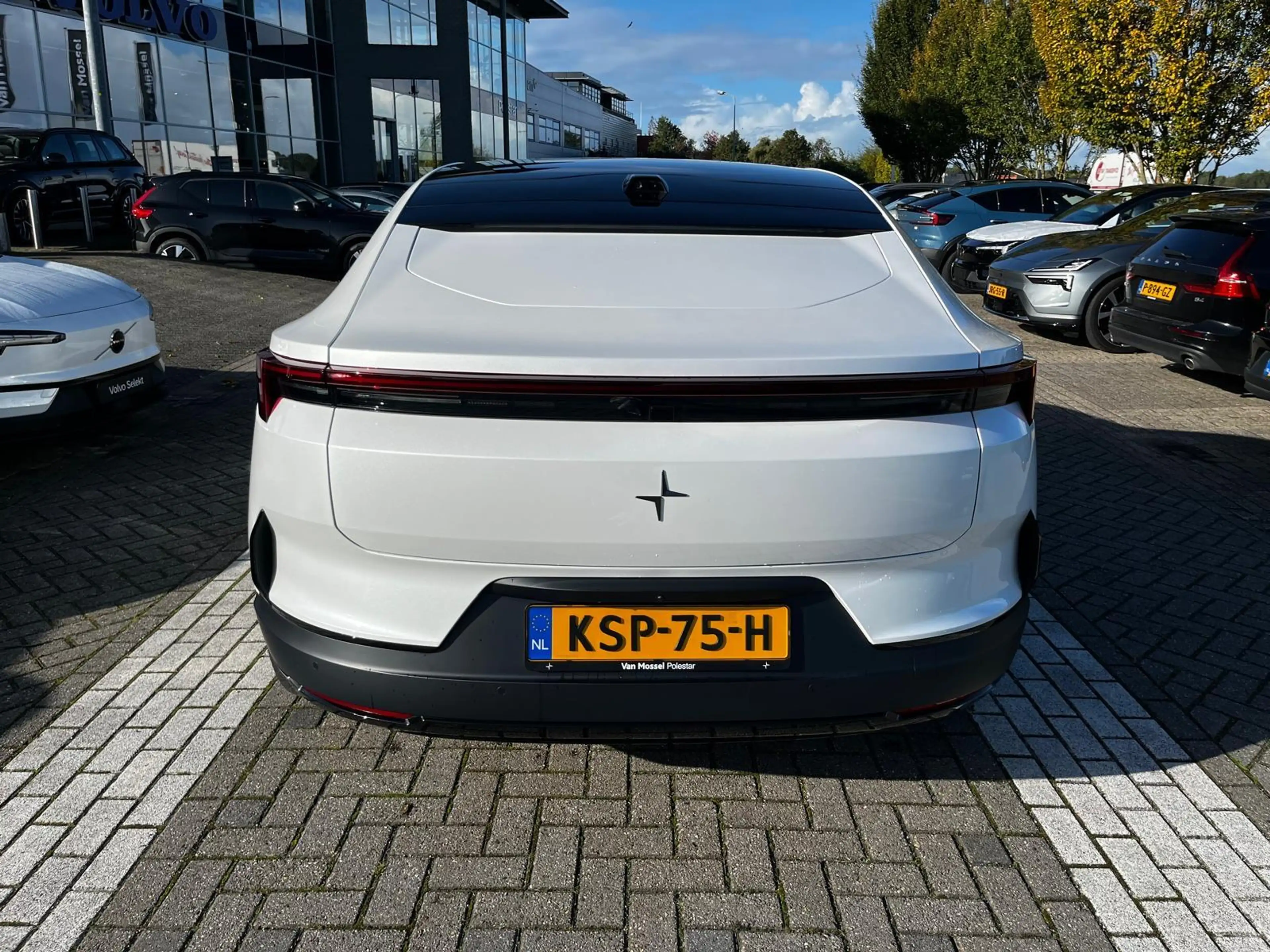 Polestar 4 Long Range Single motor Prime 100 kWh | Harman & K — photo 6
