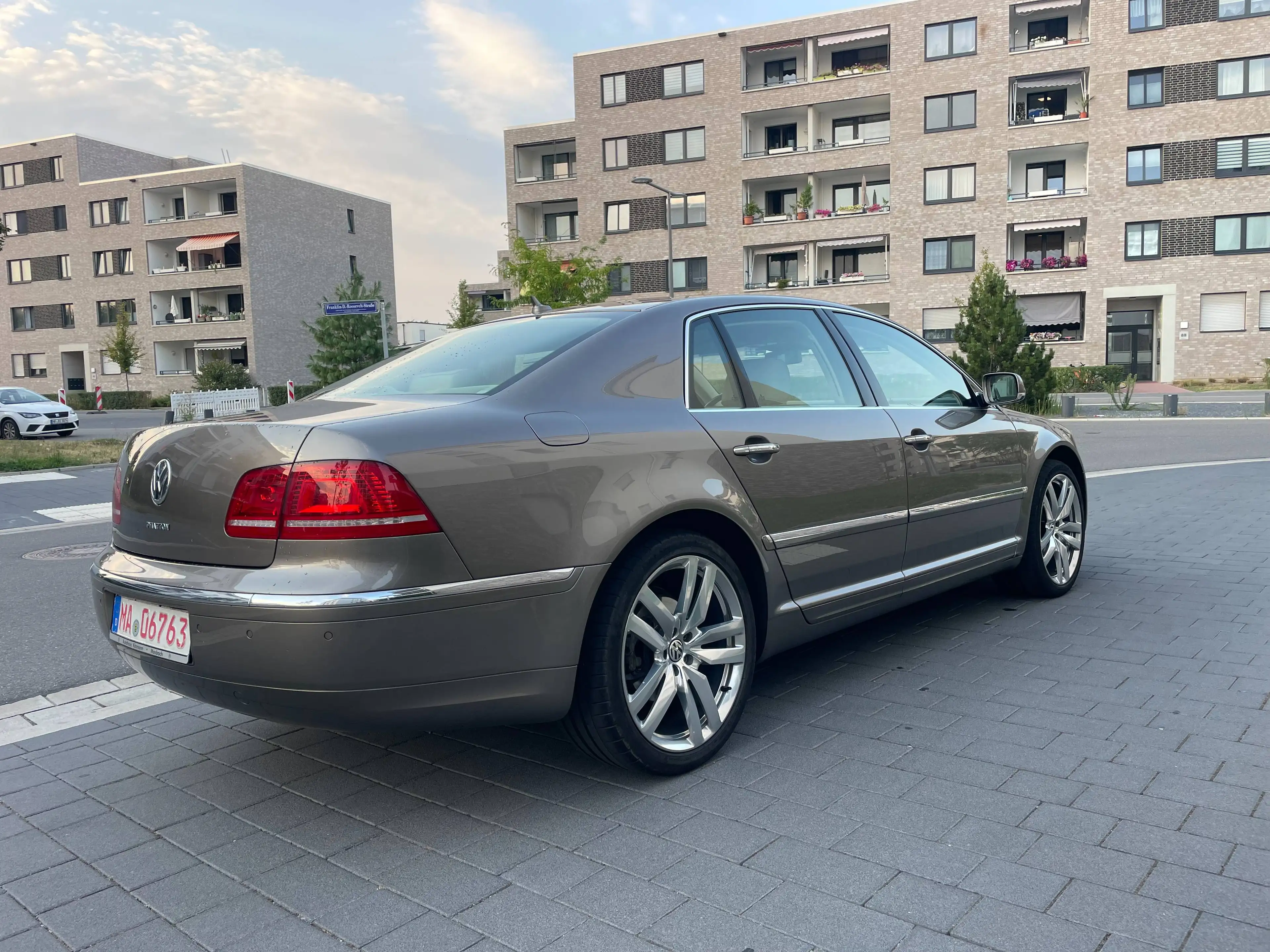 Volkswagen Phaeton Phaeton Diesel 3.0 V6 TDI DPF 4MOTION Automatik (5 Sitzer) — photo 4