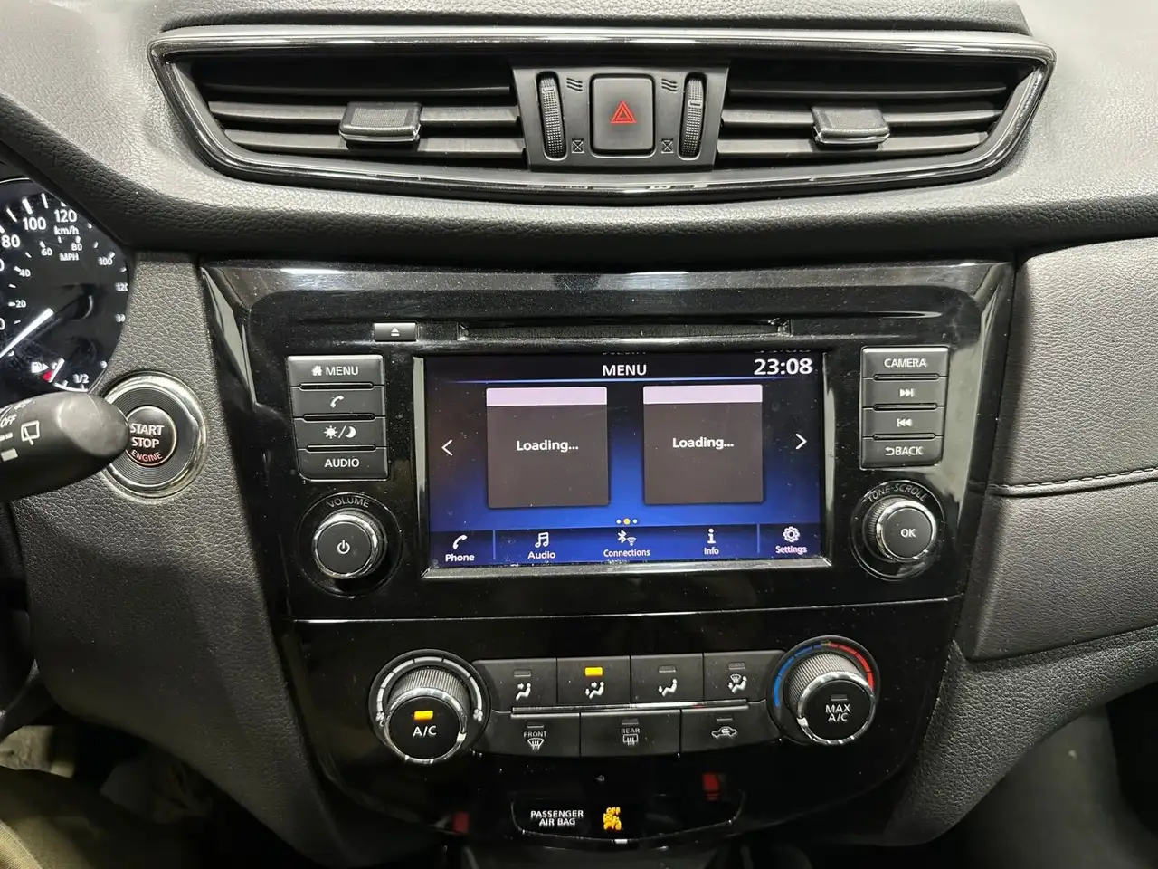 Nissan Rogue снимка Nissan Rogue