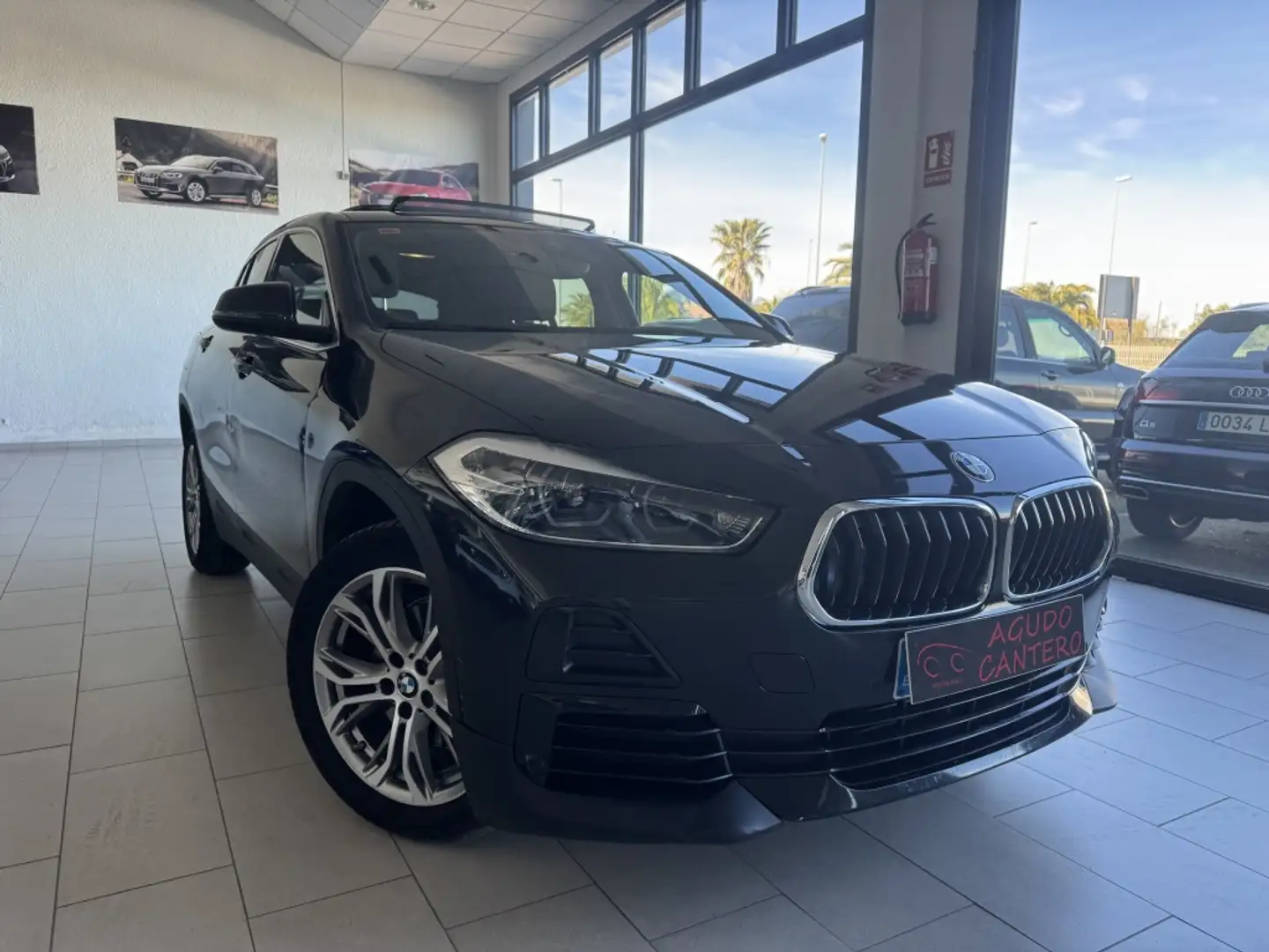 BMW X2 sDrive 18iA Schwarz - 2