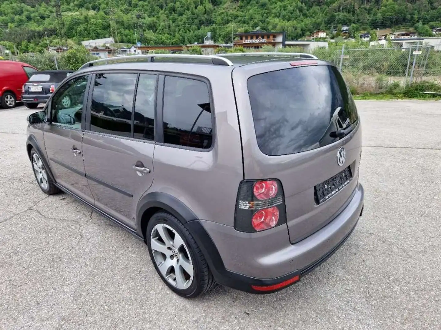 Volkswagen Touran Touran Highline 2,0 TDI DPF DSG Highline Grau - 2