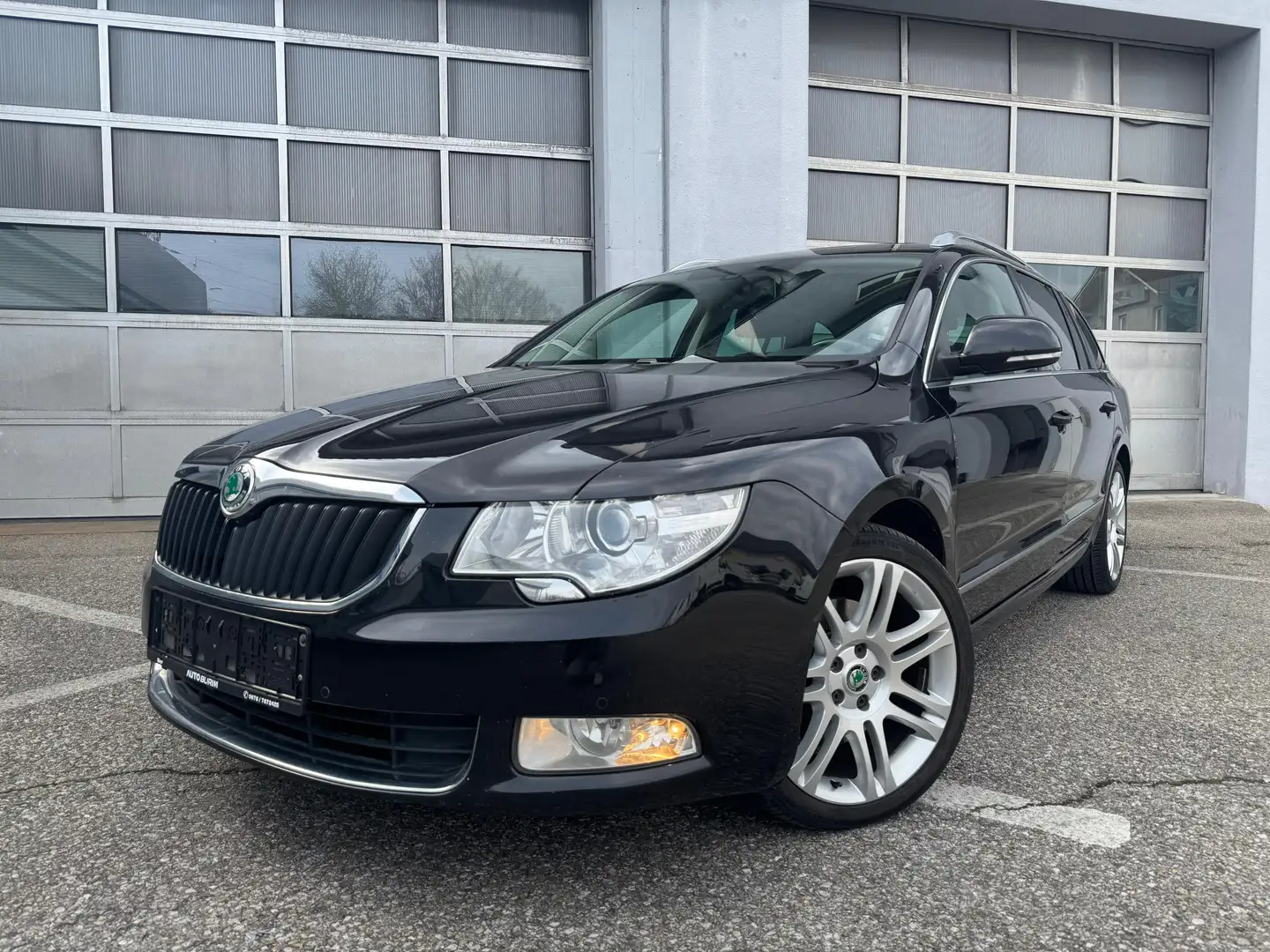 Skoda Superb Elegance 2.0 TDI-170ps Aut.Pickerl:10/26 Schwarz - 1