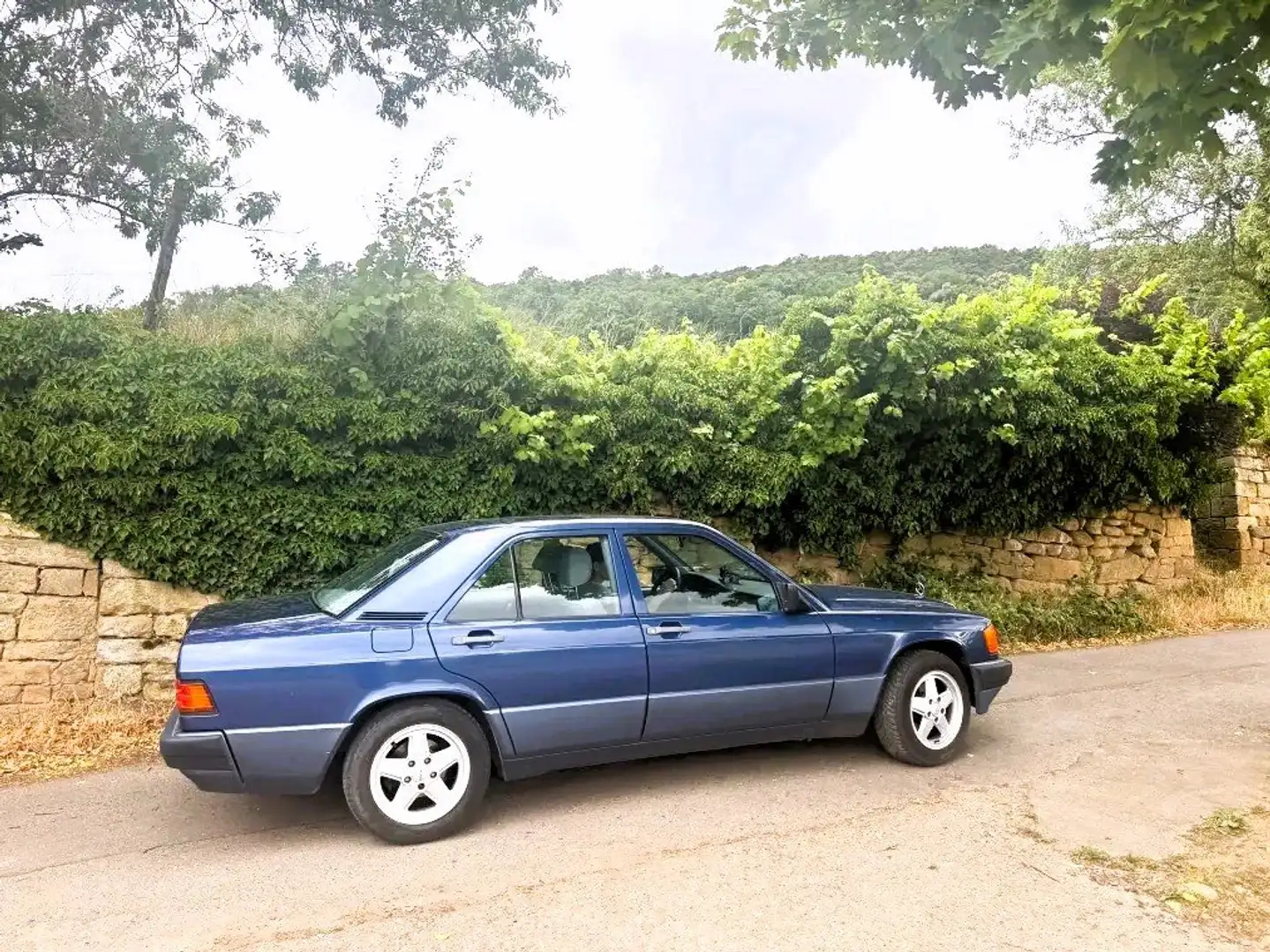 Mercedes-Benz 190 190 E Bleu - 1