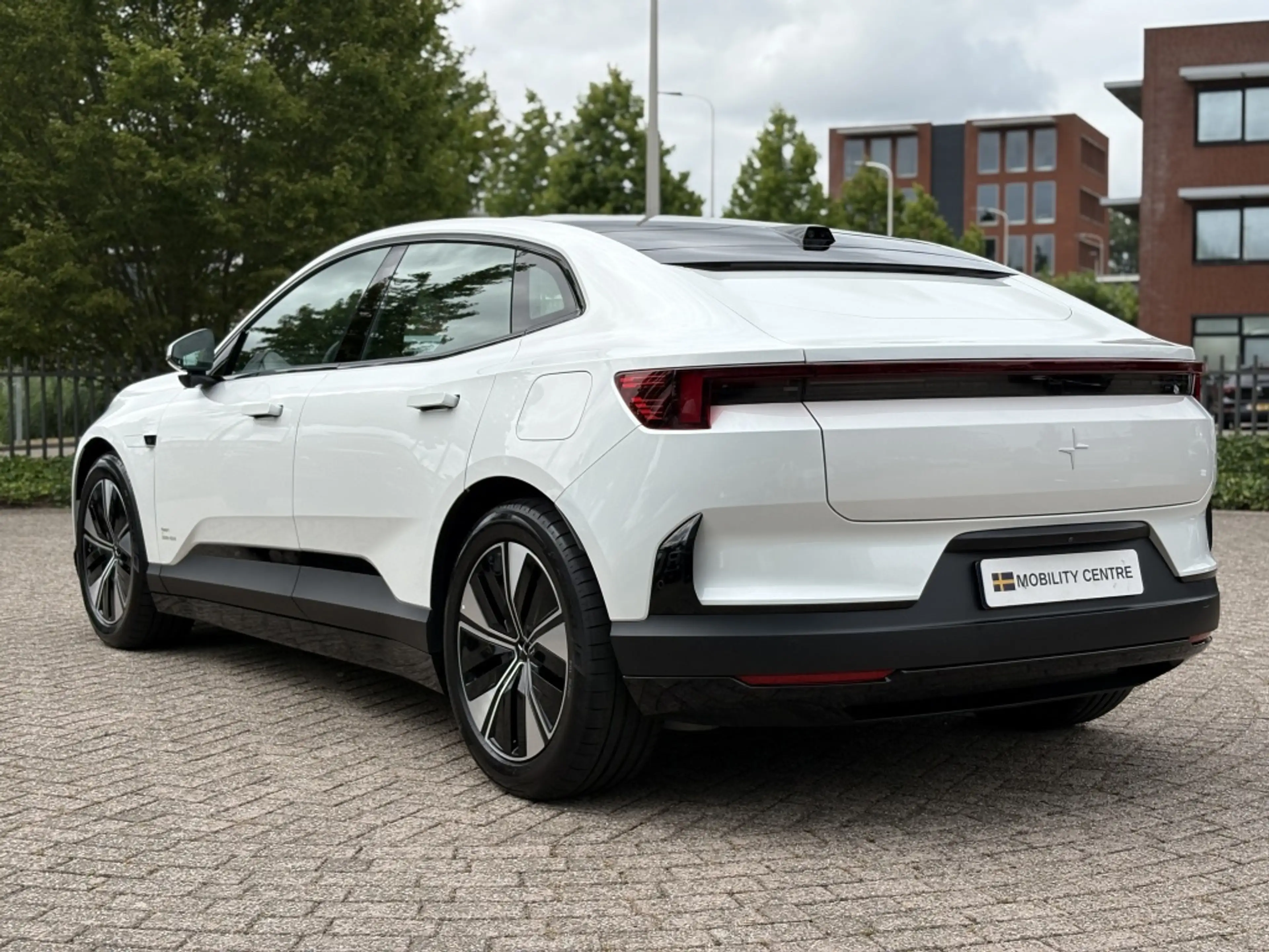 Polestar 4 Long range Dual motor 100 kWh | Plus & Pilot pack — photo 5