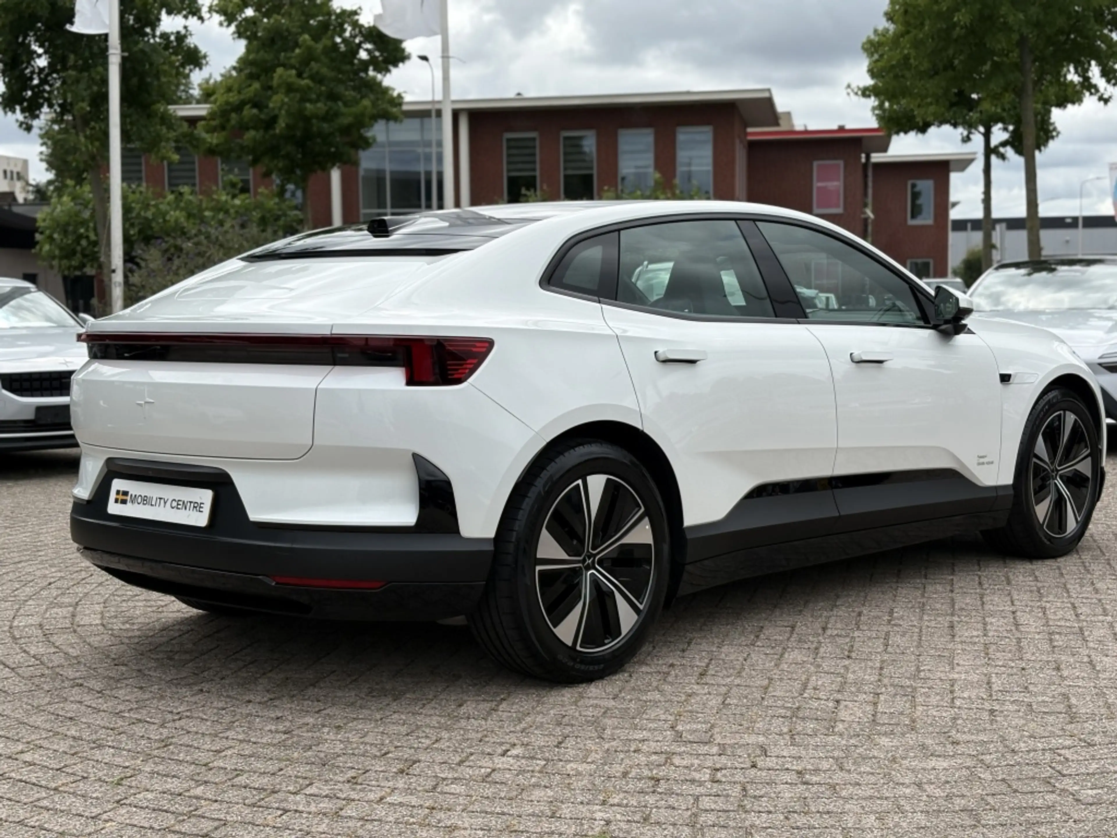 Polestar 4 Long range Dual motor 100 kWh | Plus & Pilot pack — photo 4