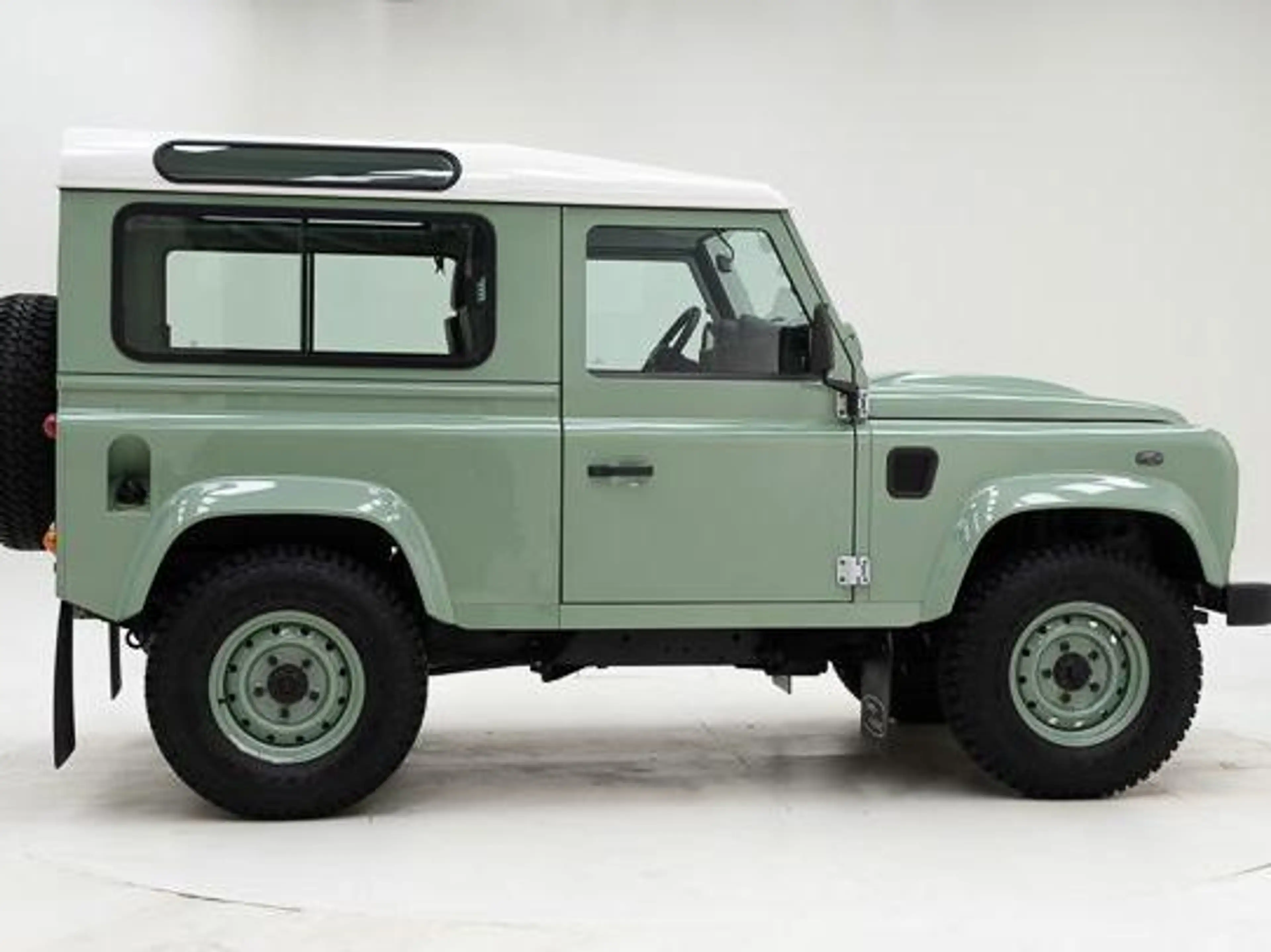 Land Rover Defender Heritage 90 '2015 CH79116 — photo 6