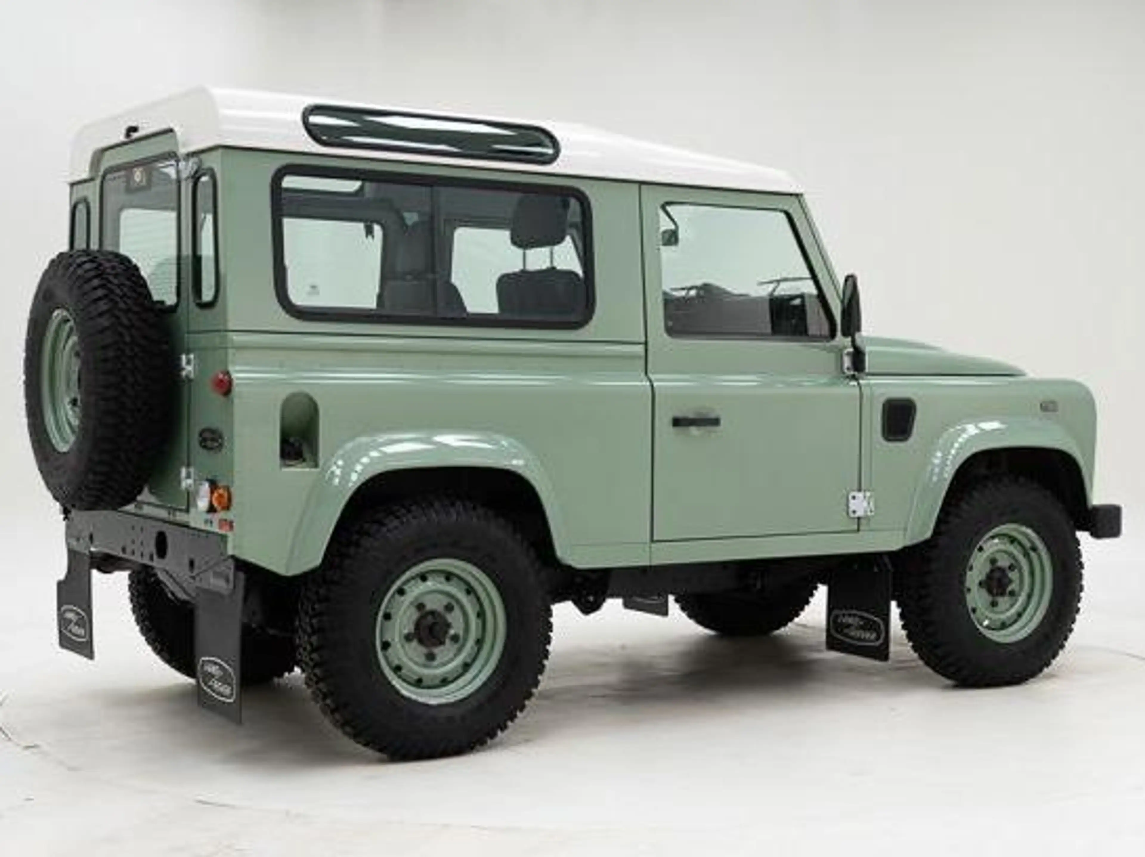 Land Rover Defender Heritage 90 '2015 CH79116 — photo 2