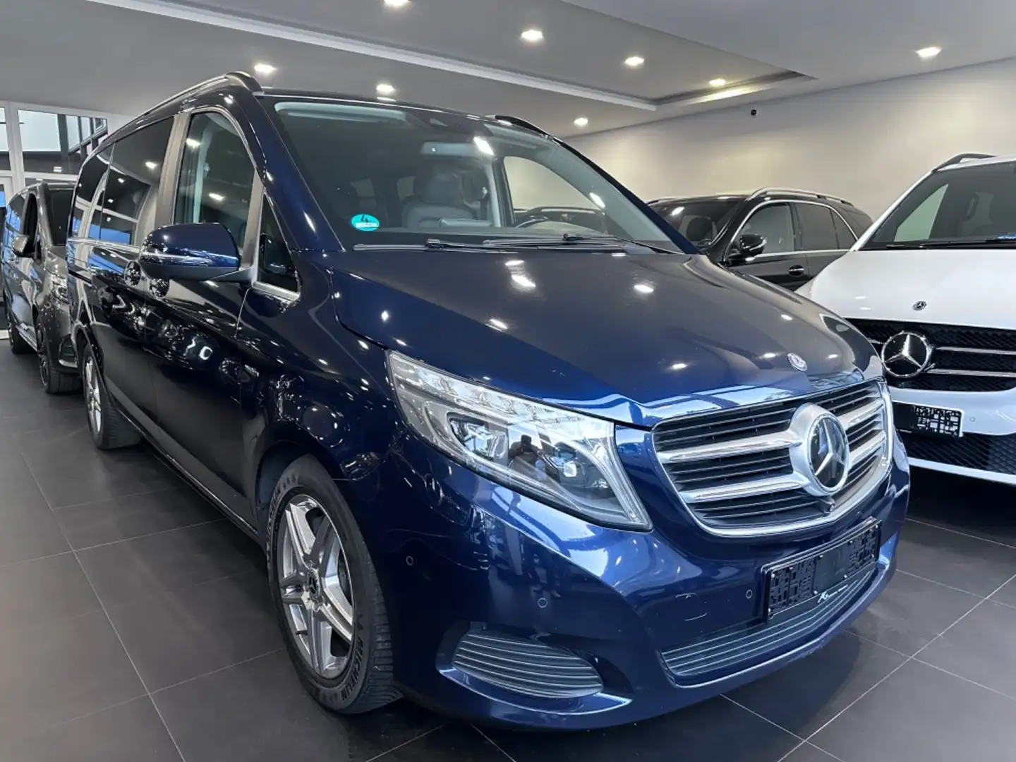 Mercedes-Benz V 250 CDI/AVANTG./EDIT*Lang*LEDER*7-SITZ*LED*StHz Blau - 2