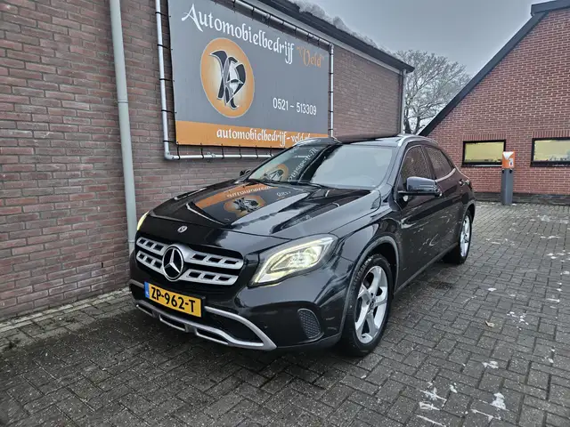 Mercedes-Benz GLA 180 Business Solution AMG