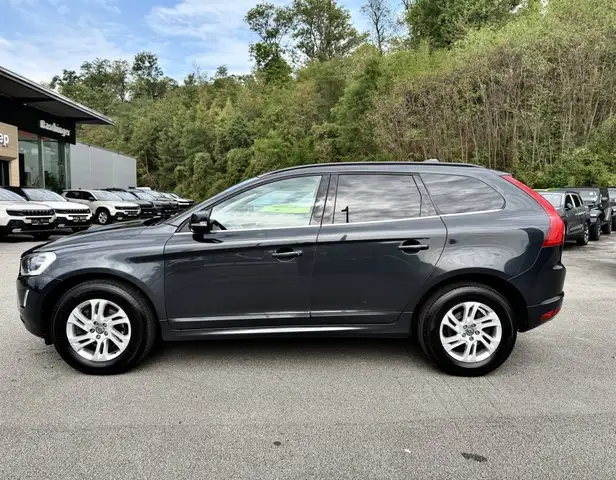 Volvo XC60 view 5