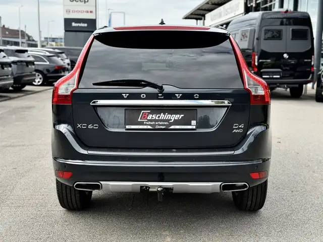 Volvo XC60 view 6