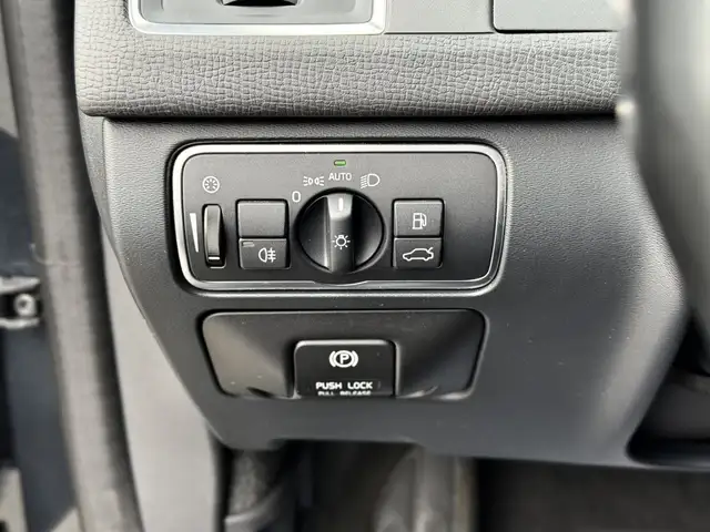 Volvo XC60 view 15