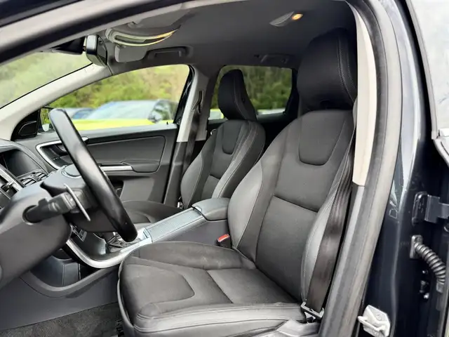 Volvo XC60 view 14