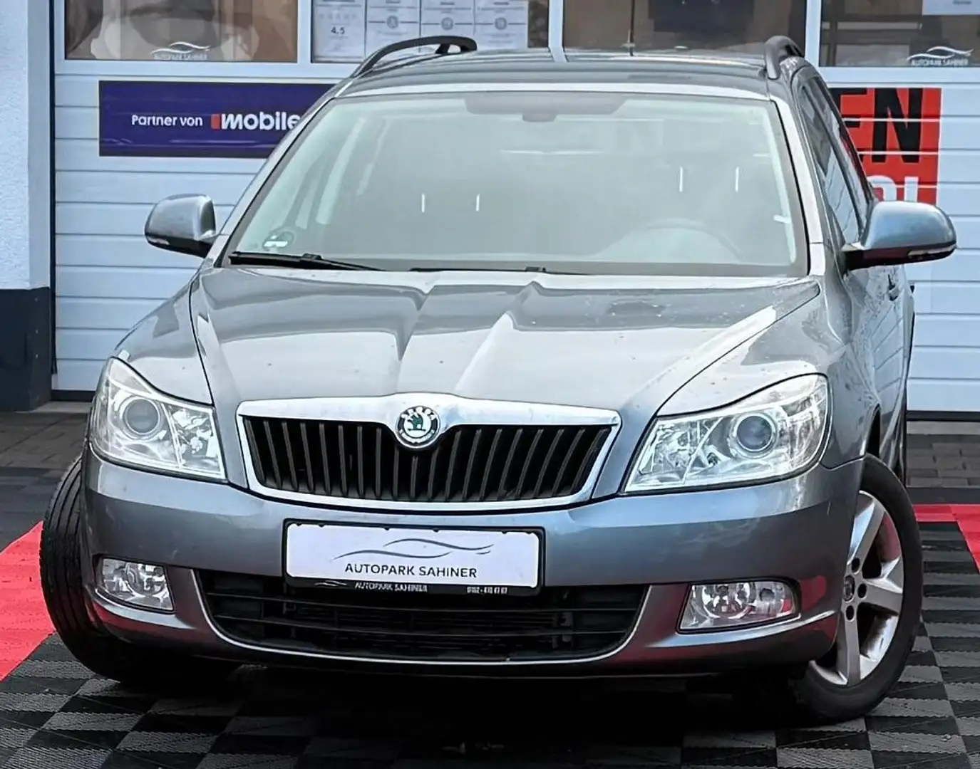 Skoda Octavia Combi*TEMPOMAT*KLIMA*SHZ Grau - 1
