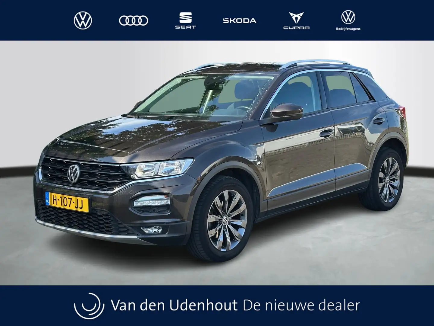 Volkswagen T-Roc 1.5 TSI 150pk DSG Style Navigatie camera Bruin - 1