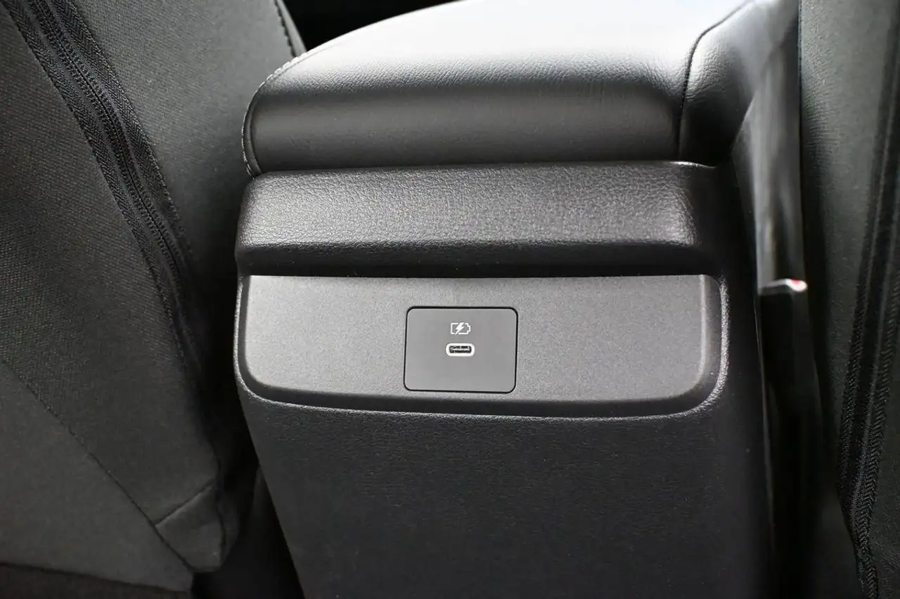 Nissan Sentra fotografie Nissan Sentra