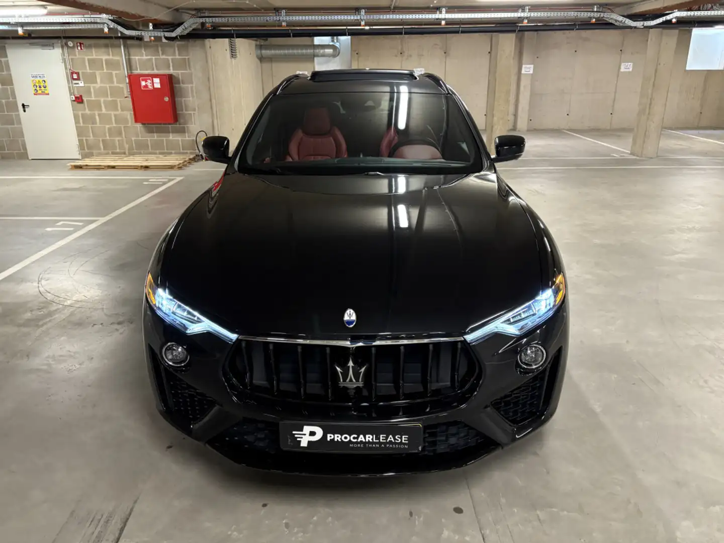 Maserati Levante MODENA Q4 / CAMERA 360/ ACC/ PANORAMA/ Noir - 2