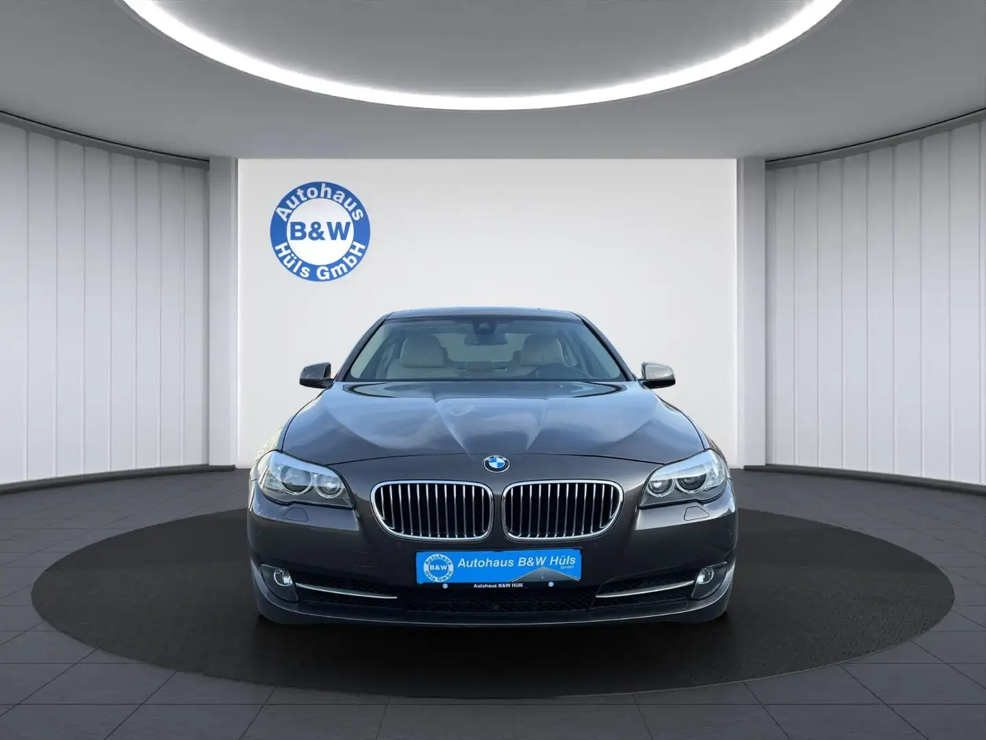 BMW 528 i xDrive Lim GSD*NAVI-P*LEDER*BI-XENON*TEMP Marrón - 2