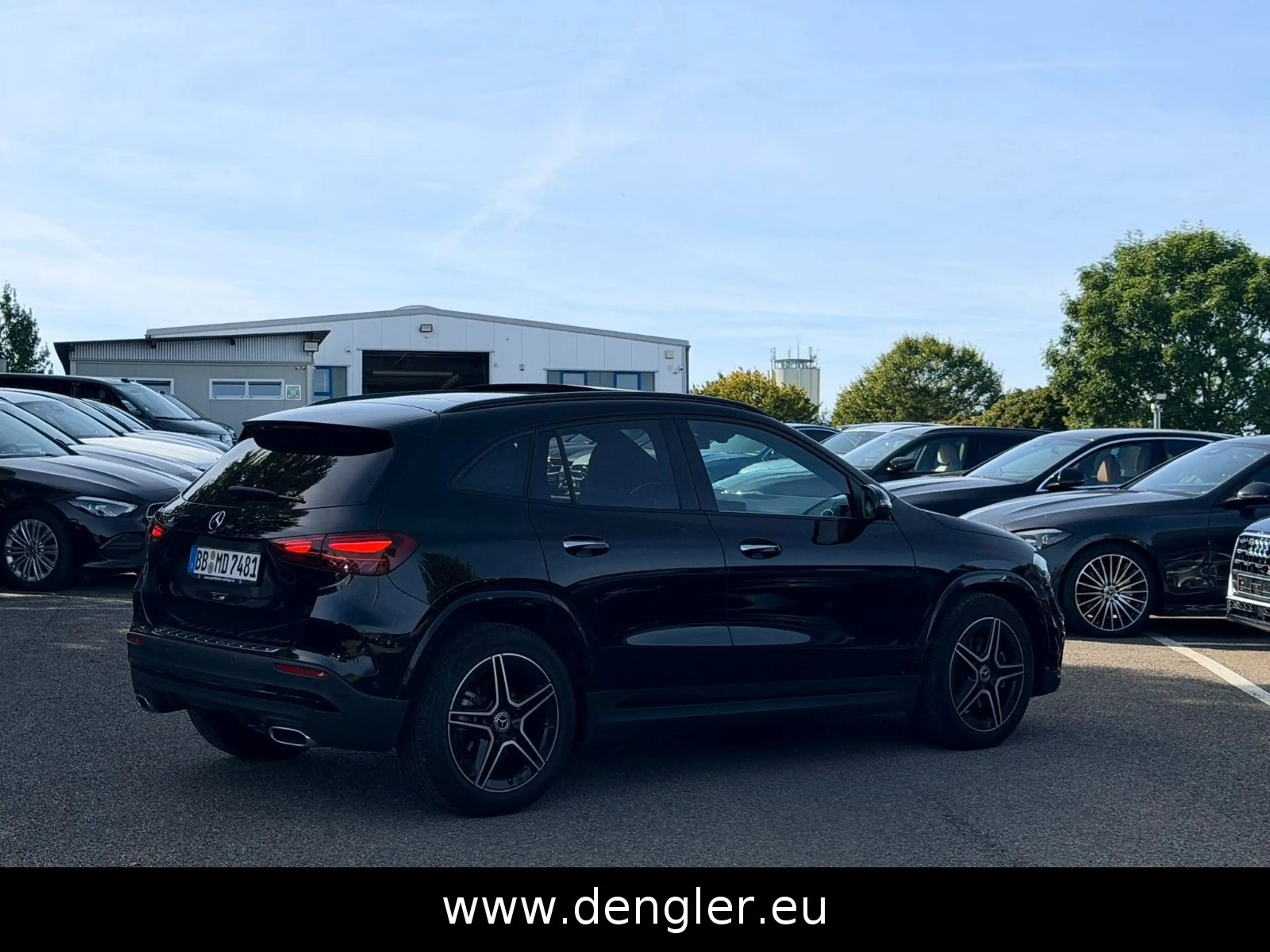 Mercedes-Benz GLA 180 PANO*AHK*BEAM*360 EDITION AMG Line — photo 5
