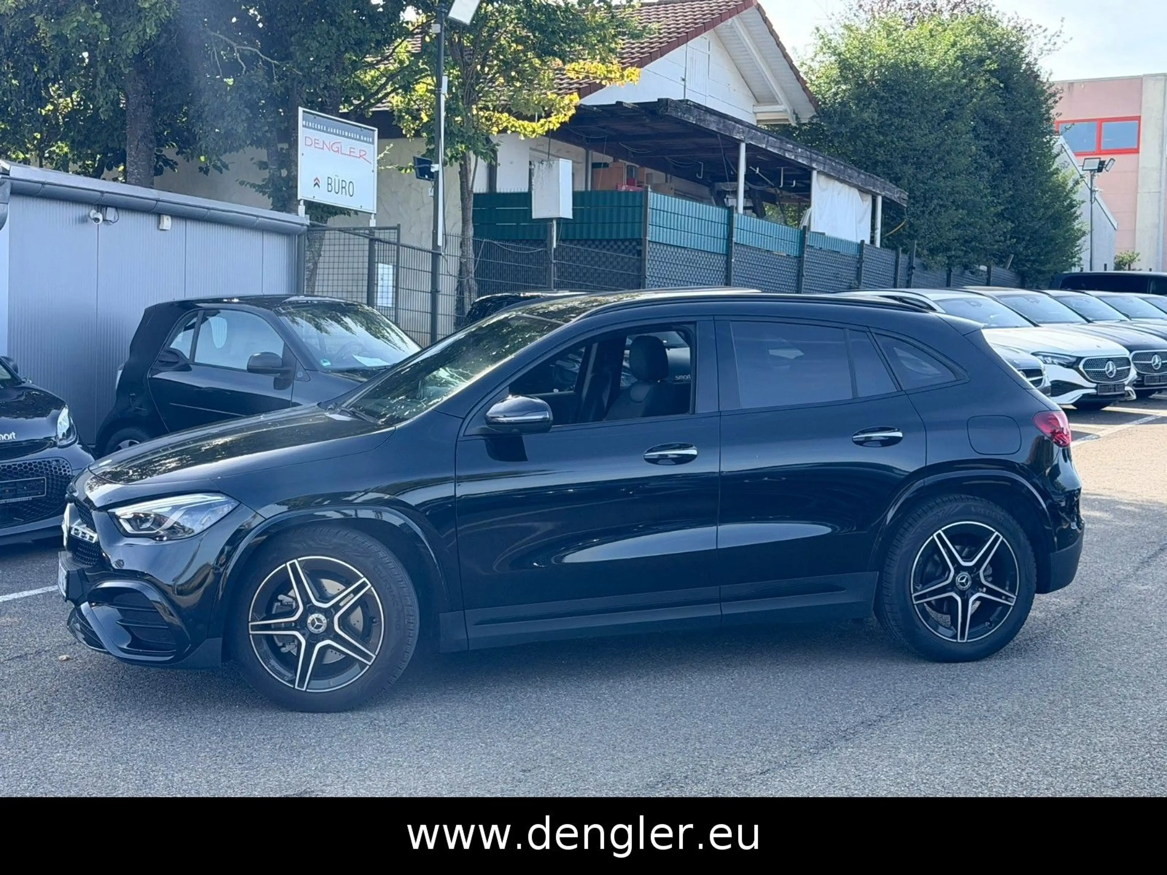 Mercedes-Benz GLA 180 PANO*AHK*BEAM*360 EDITION AMG Line — photo 3