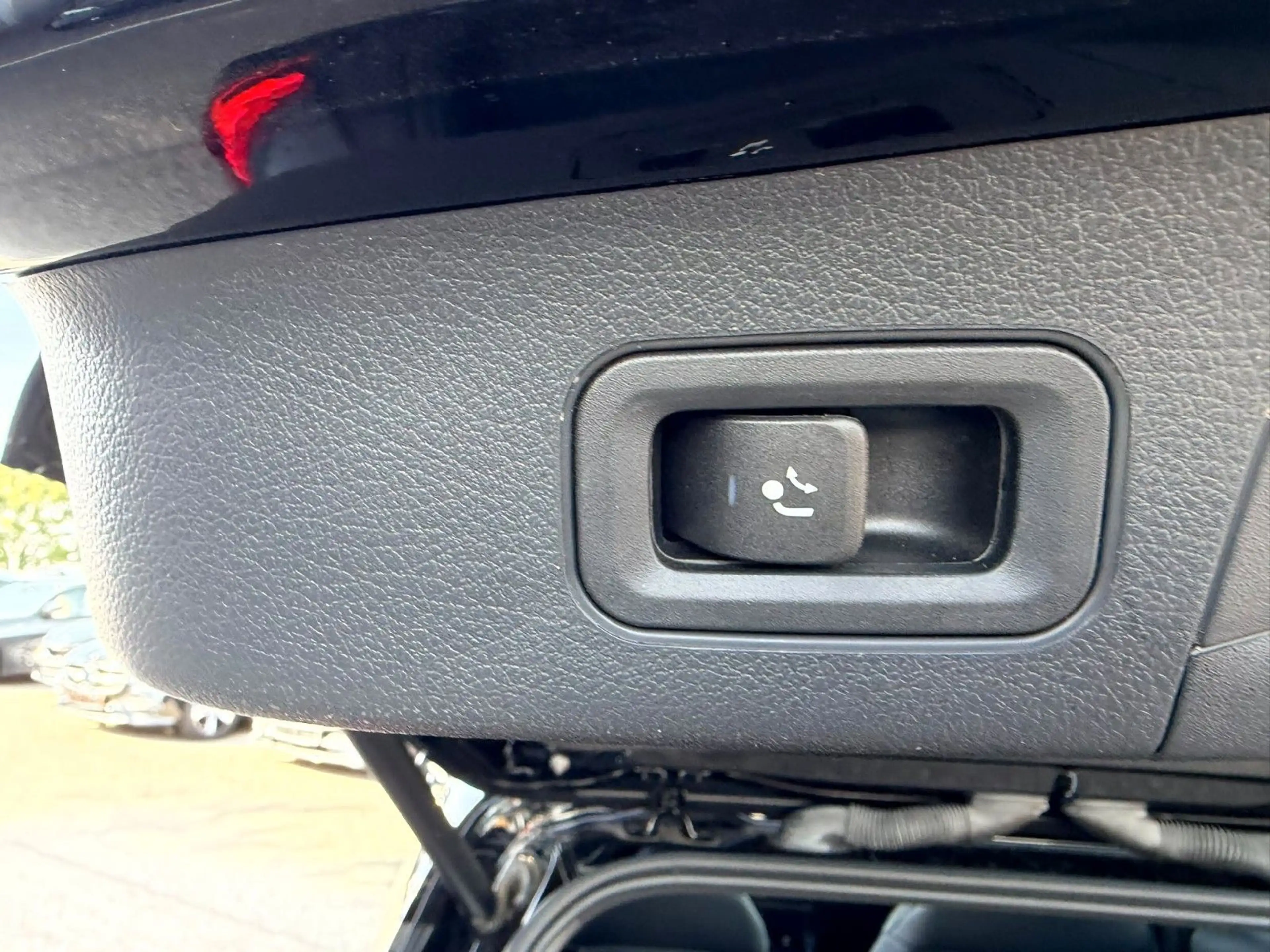 Mercedes-Benz GLA 180 PANO*AHK*BEAM*360 EDITION AMG Line — photo 13