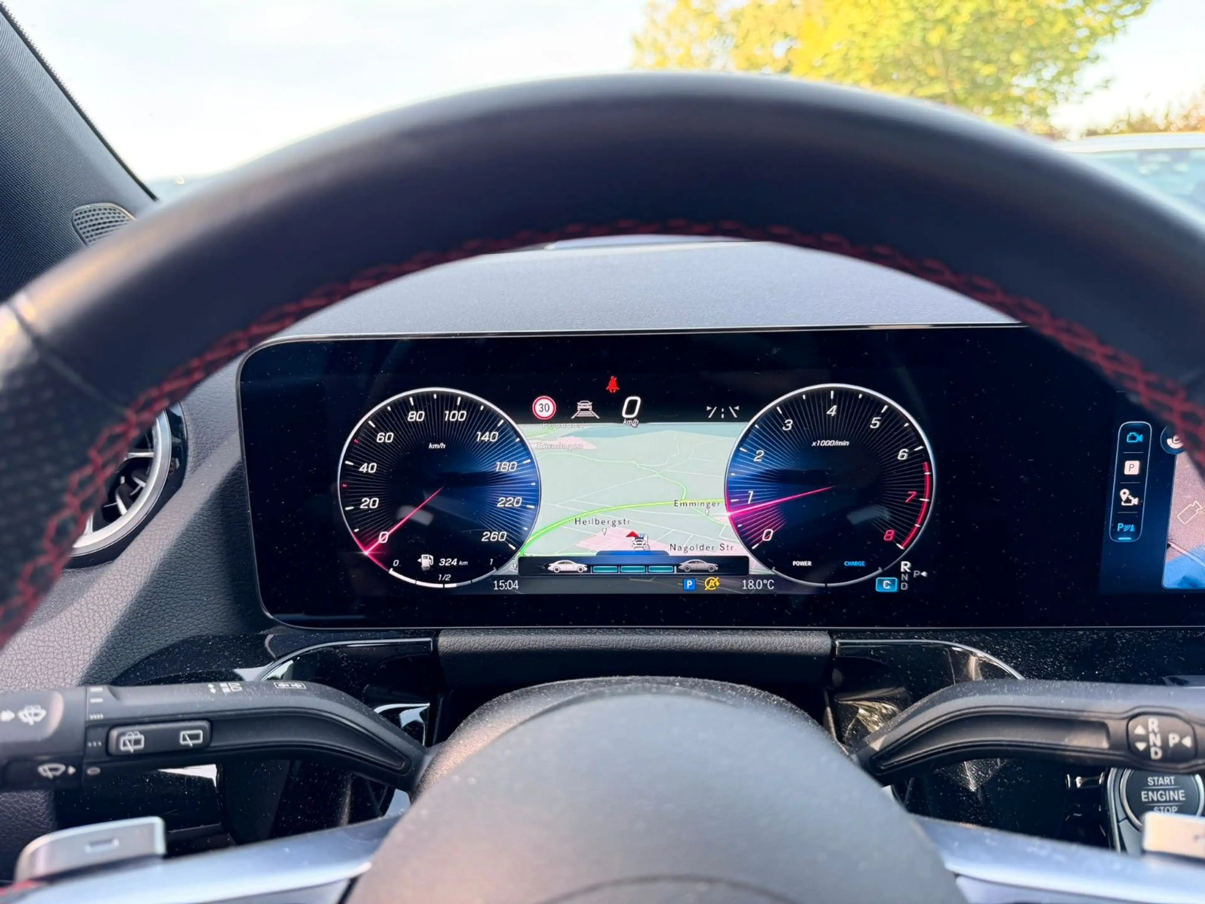 Mercedes-Benz GLA 180 PANO*AHK*BEAM*360 EDITION AMG Line — photo 15