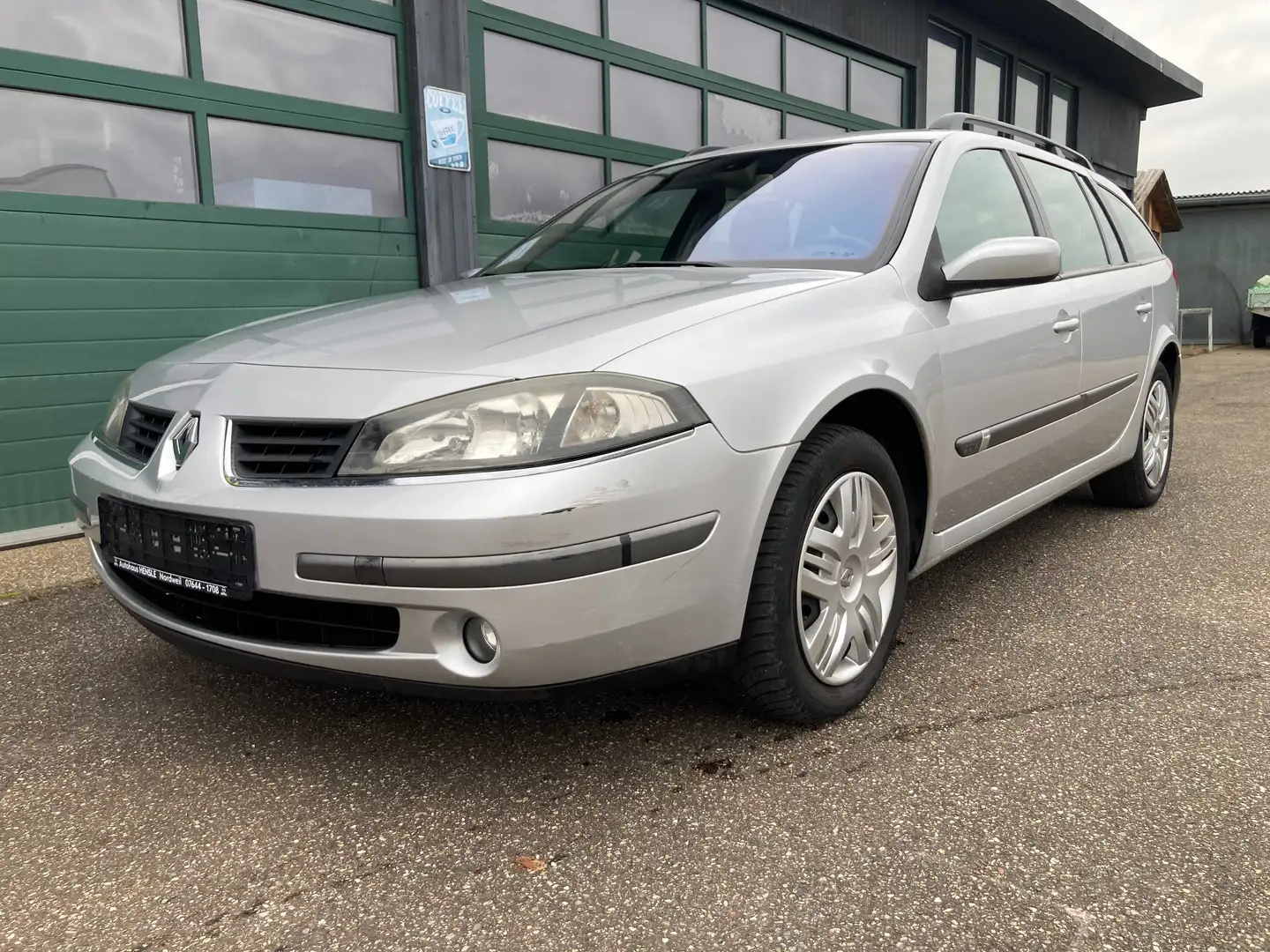 Renault Laguna 2.0 16V Emotion Klimaautomatik AHK TÜV Neu Grau - 2