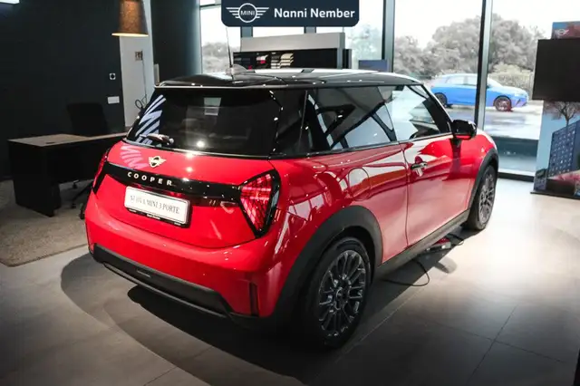 Mini Cooper Cooper view 3