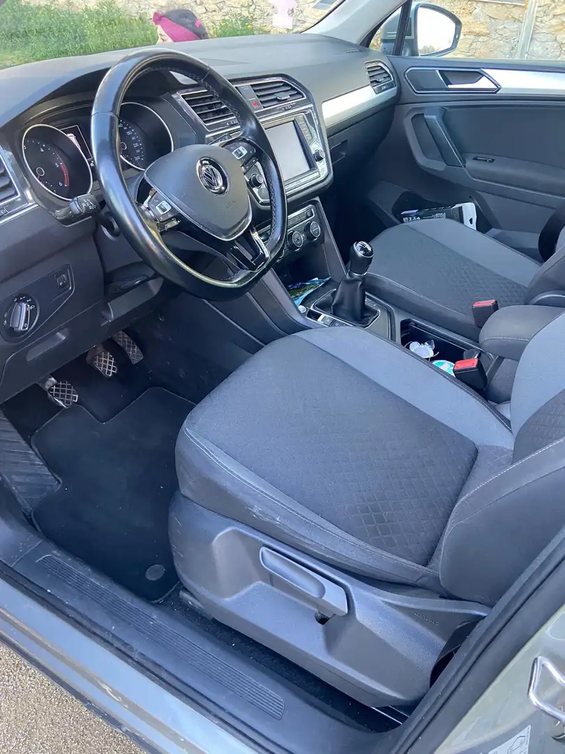 Volkswagen Tiguan Tiguan 2.0 TDI 150 Confortline Gris - 2