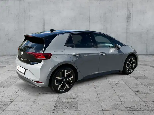 Volkswagen Id.3 view 6