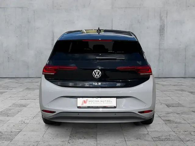 Volkswagen Id.3 view 5
