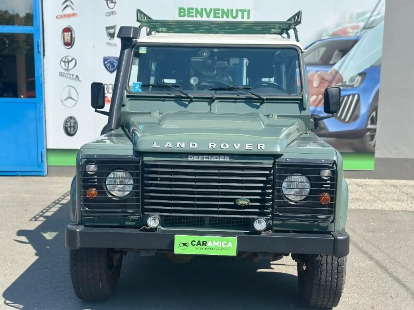 Land Rover Defender Defender 90 2.4 TD4 Station Wagon SE Verde - 2