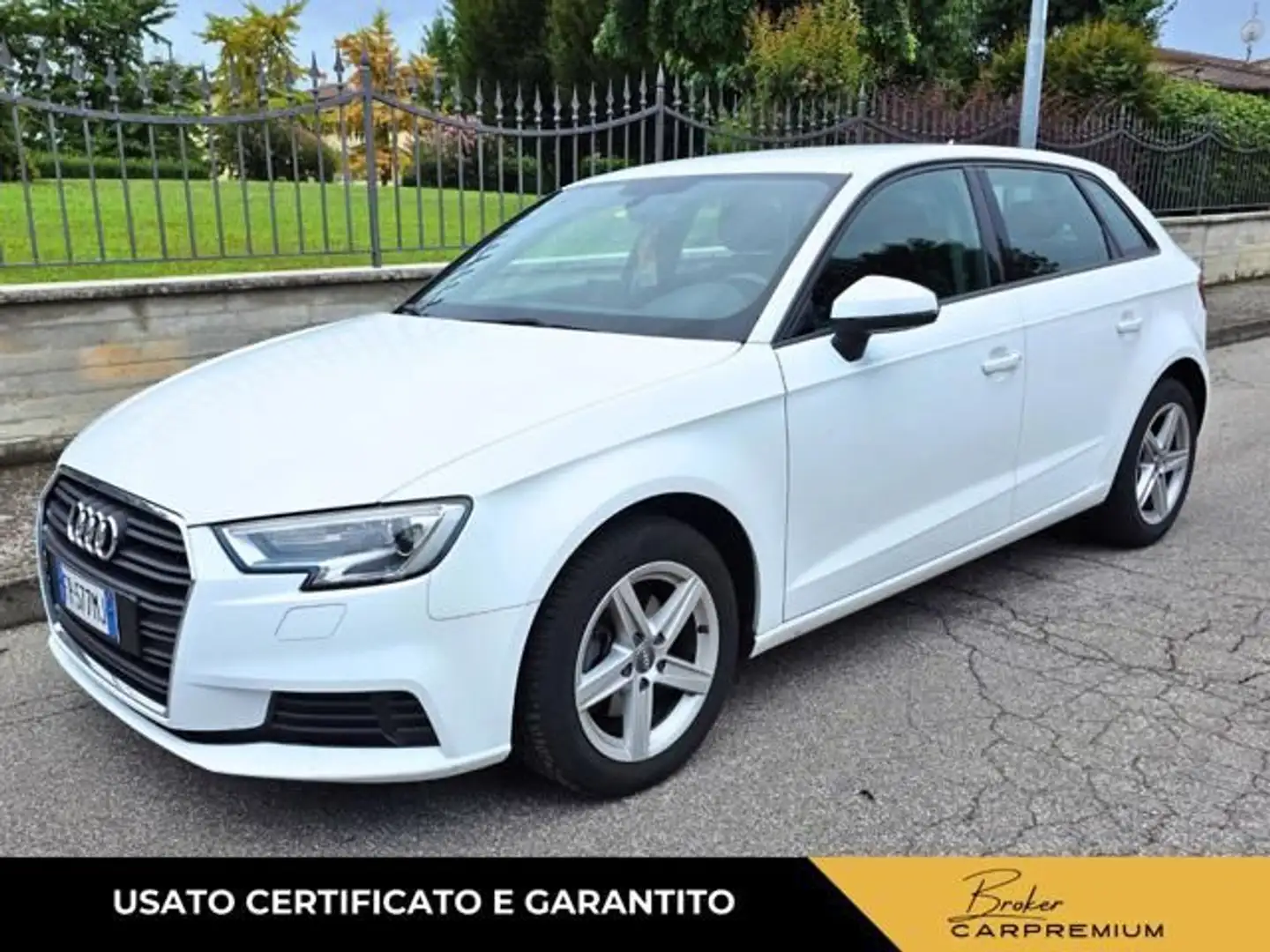 Audi A3 SPB 1.6 TDI 116 CV Business Blanc - 1