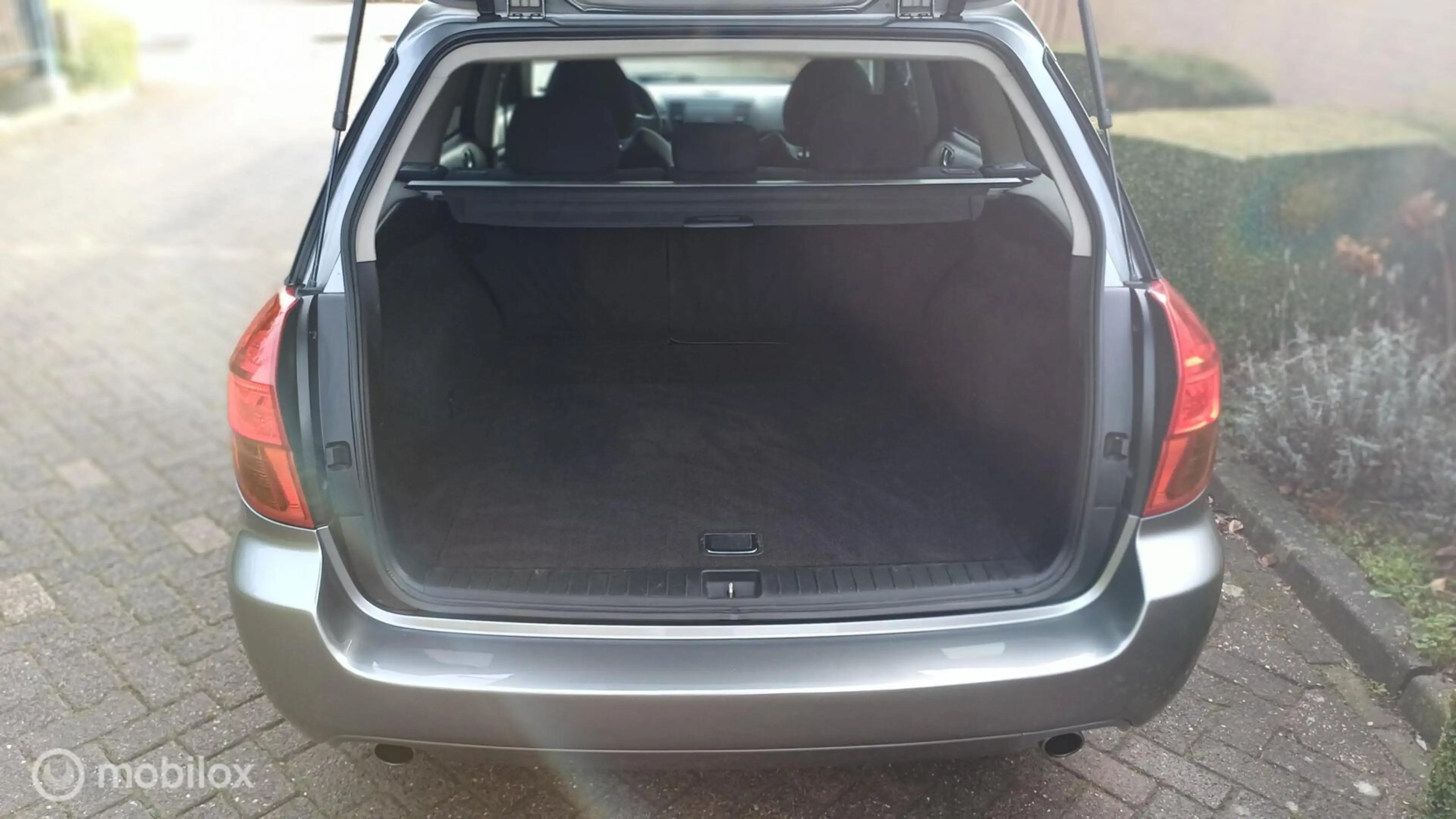 Subaru Legacy Touring Wagon 2.0R Comfort — photo 14