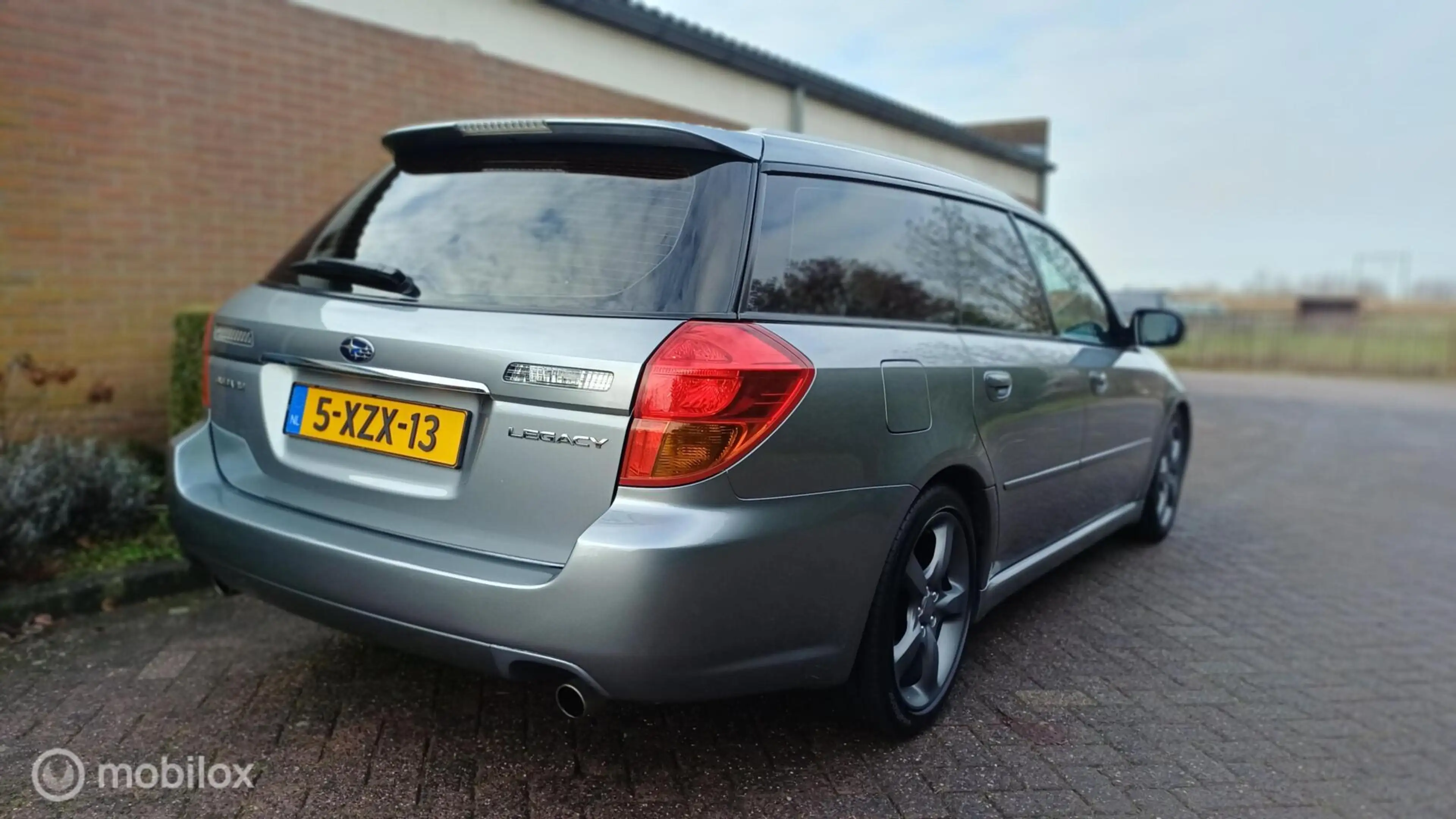 Subaru Legacy Touring Wagon 2.0R Comfort — photo 3