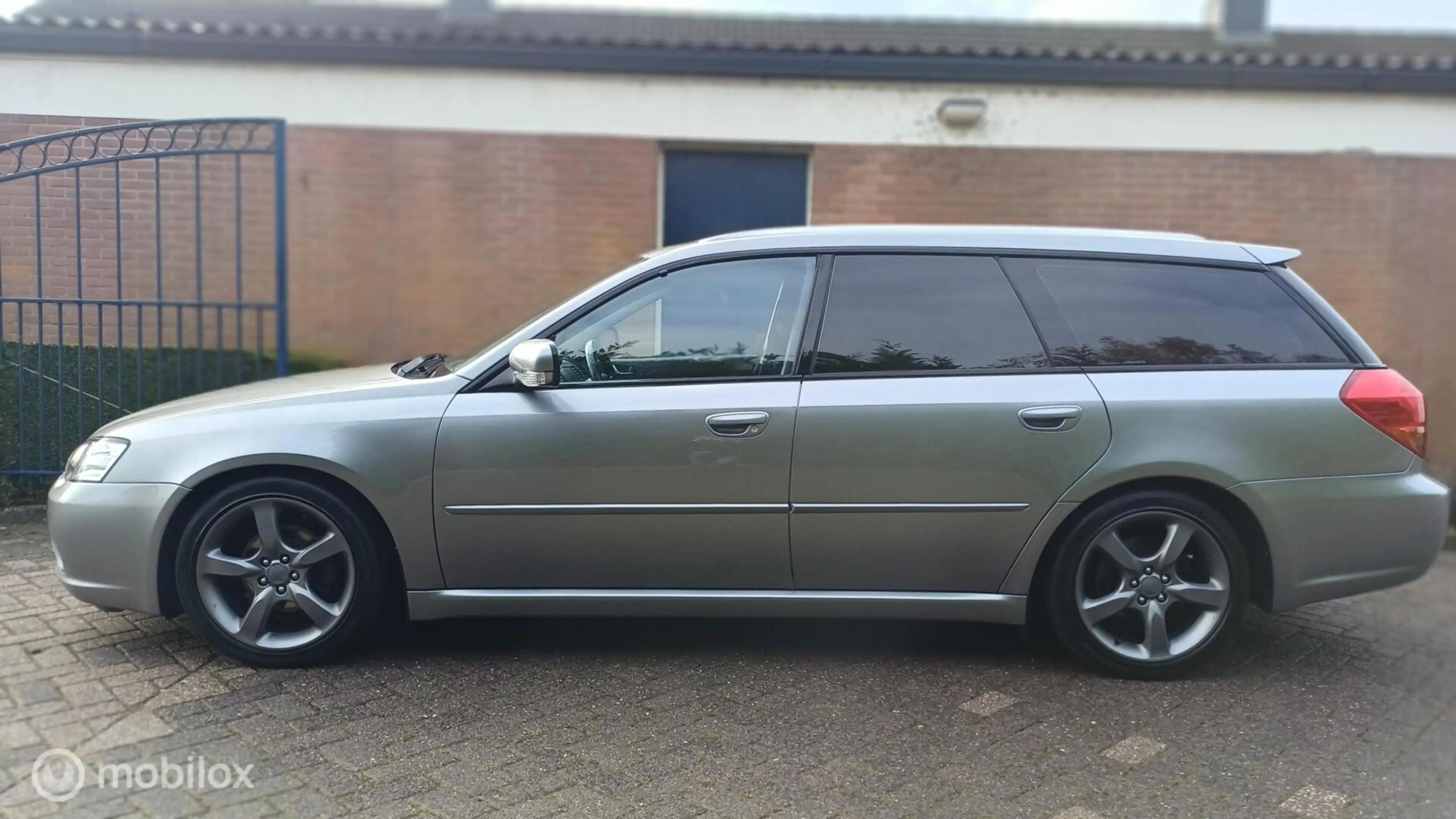 Subaru Legacy Touring Wagon 2.0R Comfort — photo 11