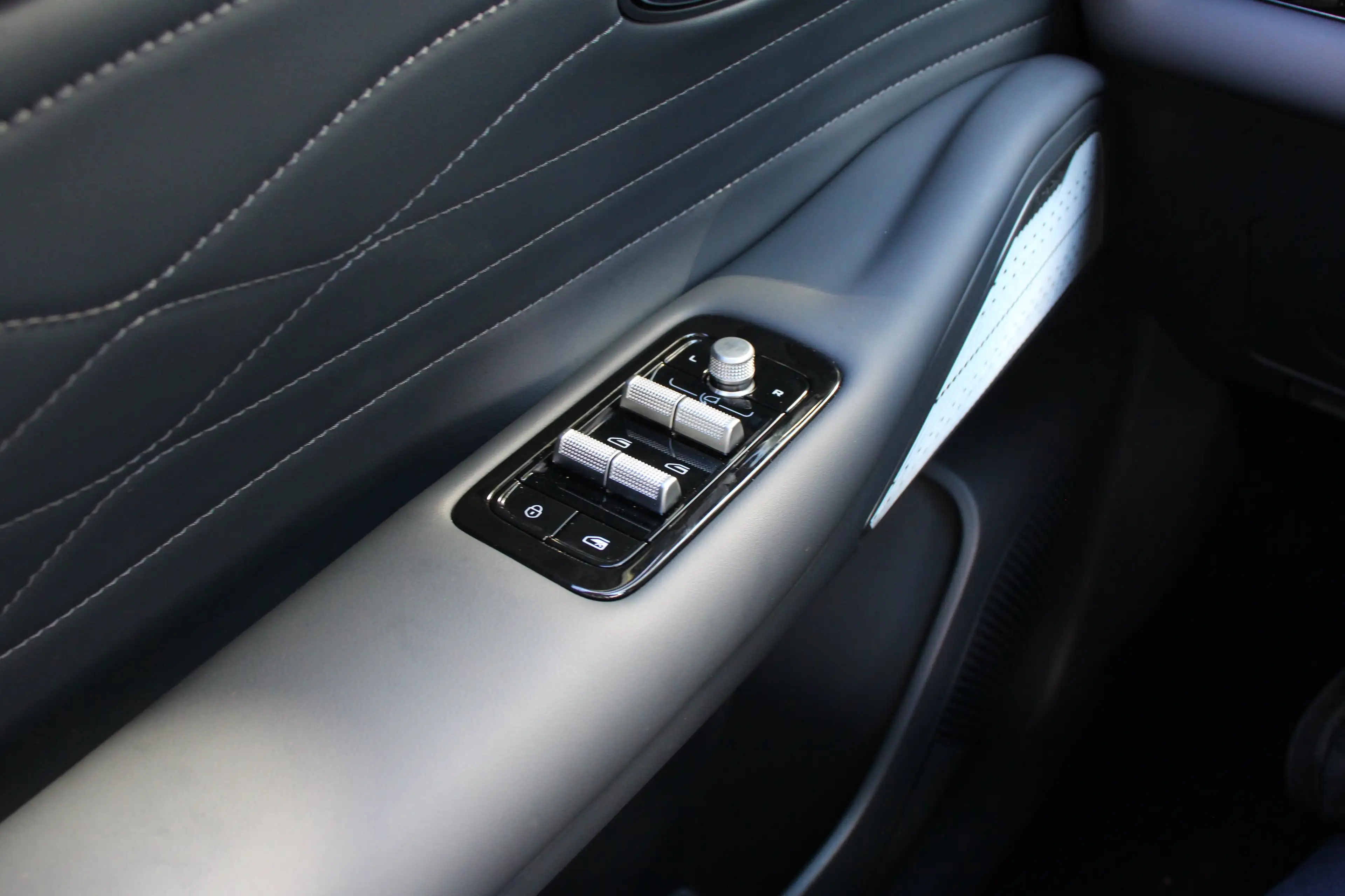 Geely Starray EM-i MAX+ | DIRECT LEVERBAAR | BOMVOL! | MASSAGE ZETELS — photo 15