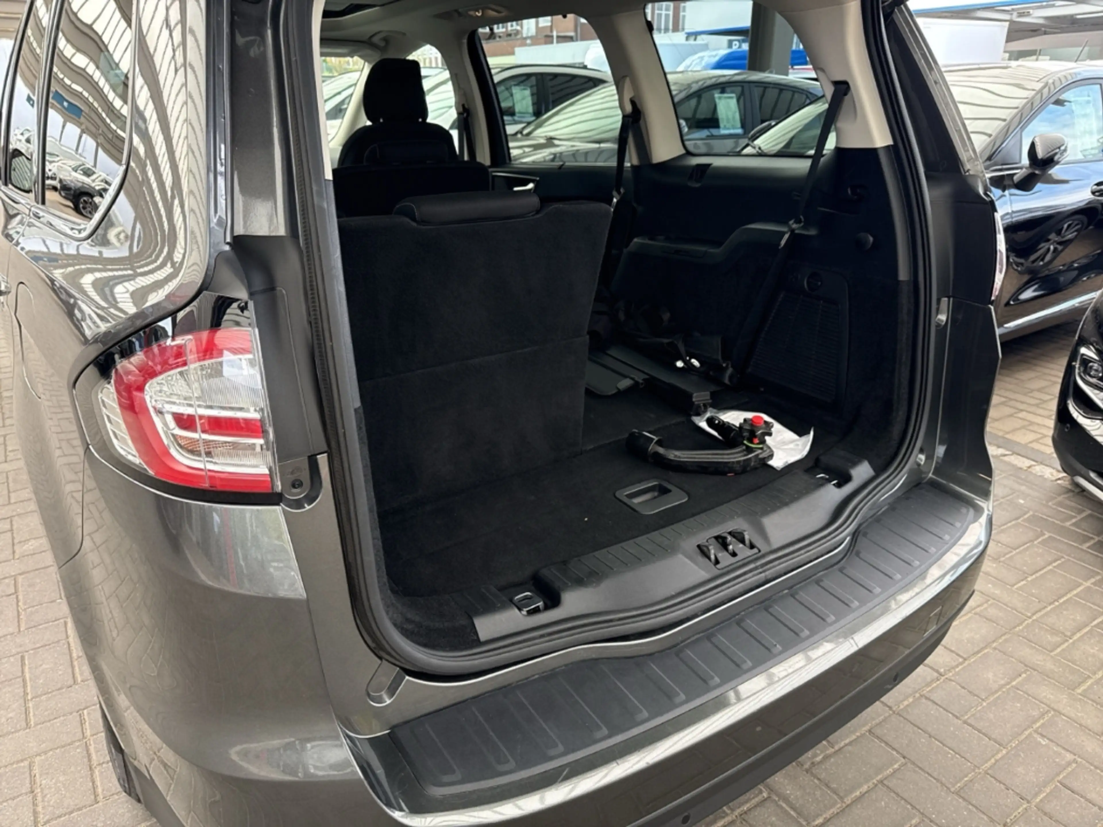 Ford Galaxy Titanium 7-Sitzer AHK Panorama-SD Business/Winterp — photo 14