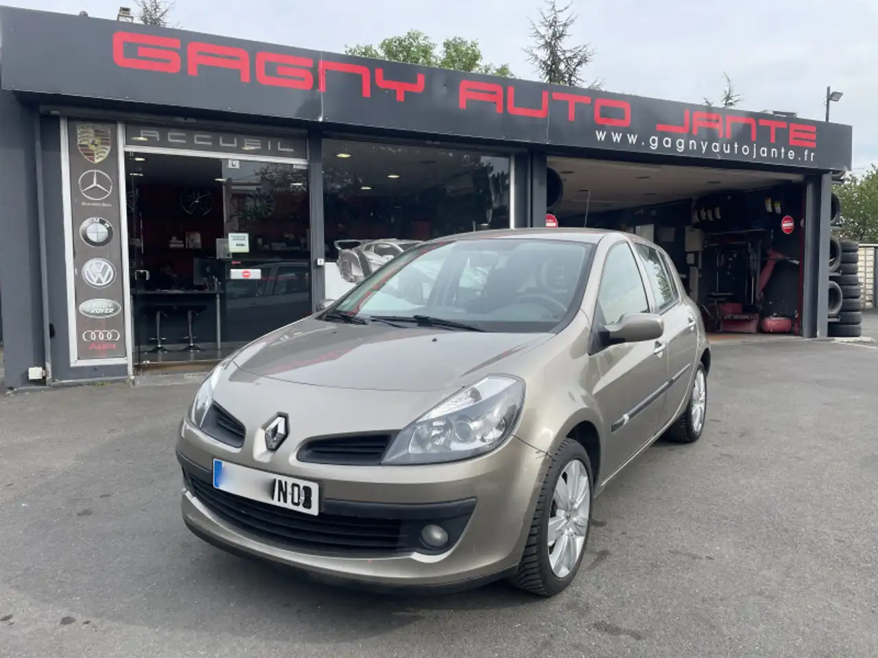 Renault Clio 1.2 TCE 100CH DYNAMIQUE 5P